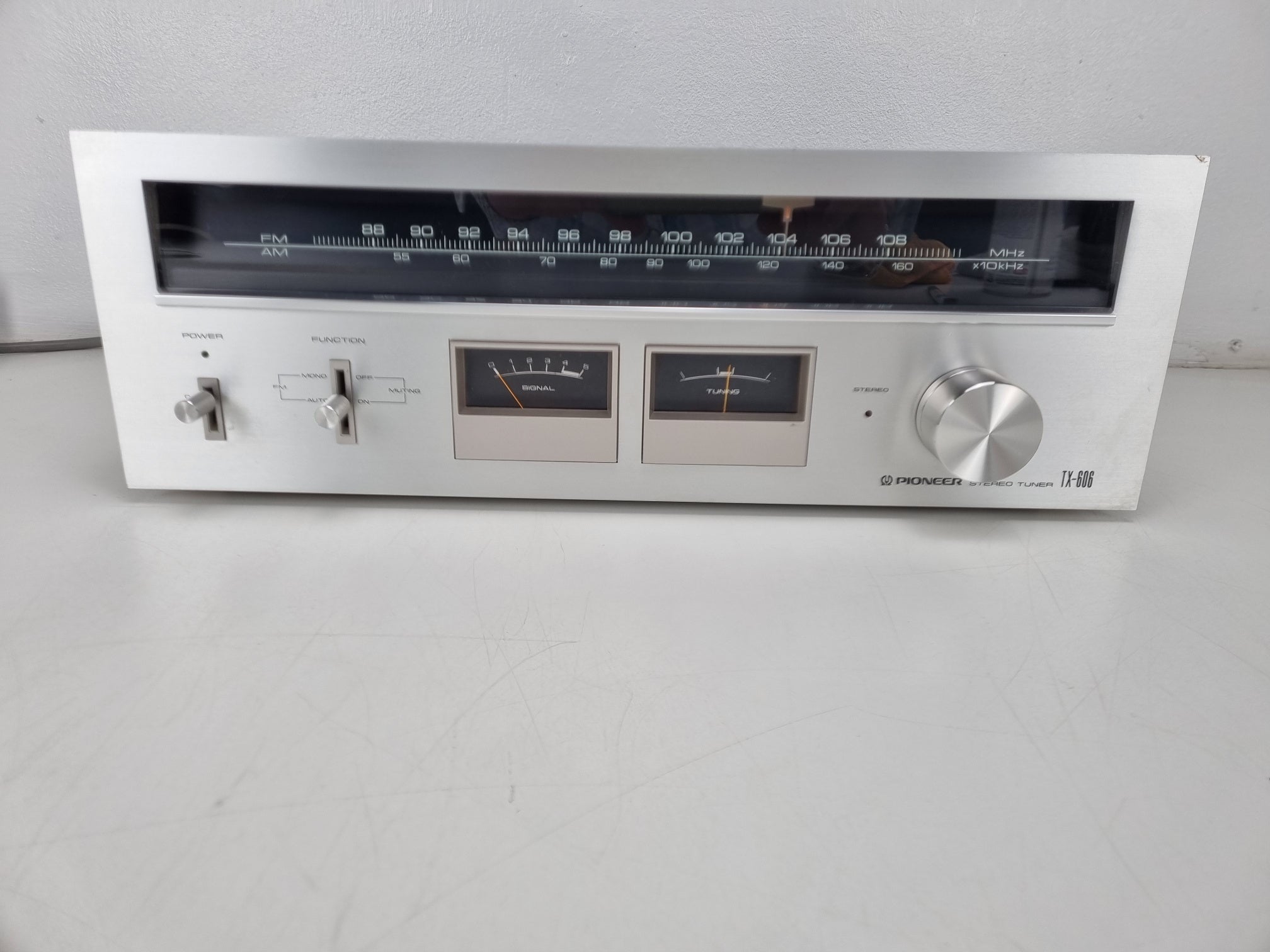 Pioneer TX-606 Tuner  - New Lights