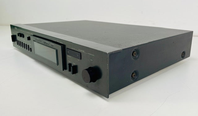 Akai AT-V04 AM/FM stereo digitale synthesizer tuner