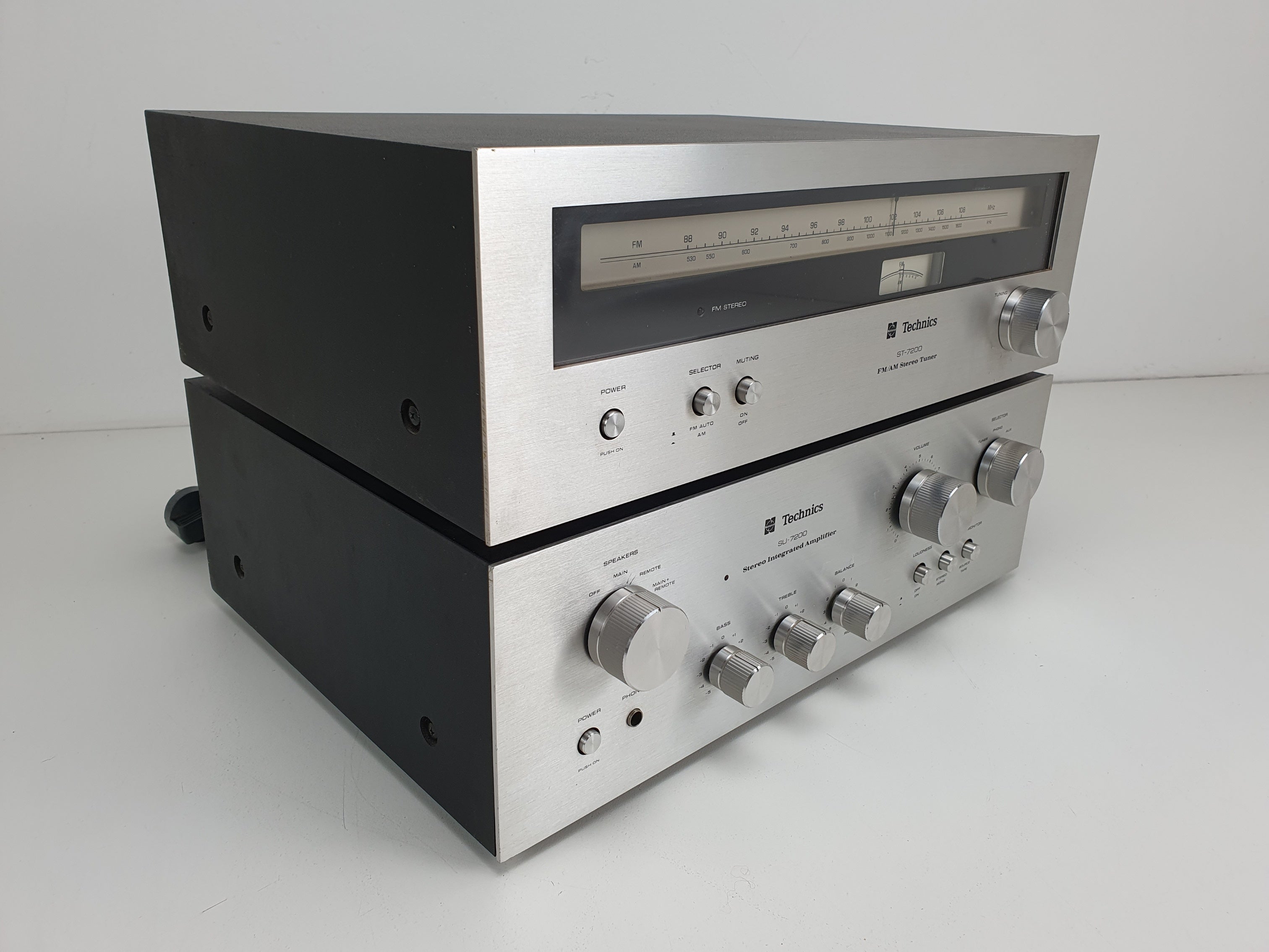 Technics ST-7200 Tuner - SU-7200 Integrated amplifier - Nice set