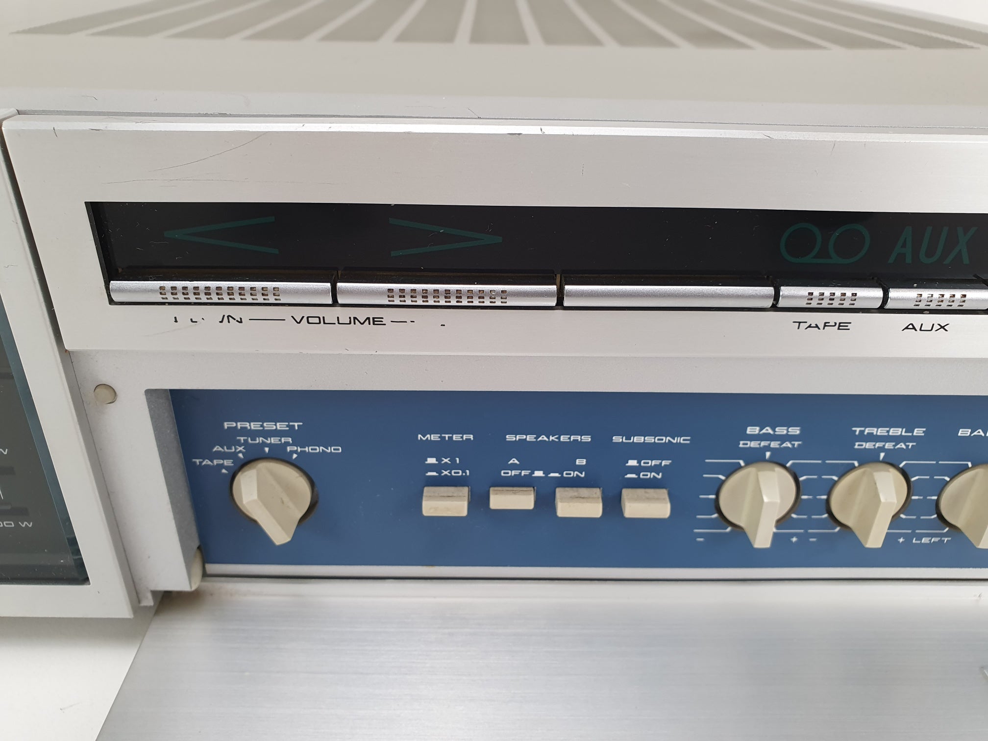 Akai AM-U330 geïntegreerde versterker - 55W 8 ohm - Onderhoud uitgevoerd