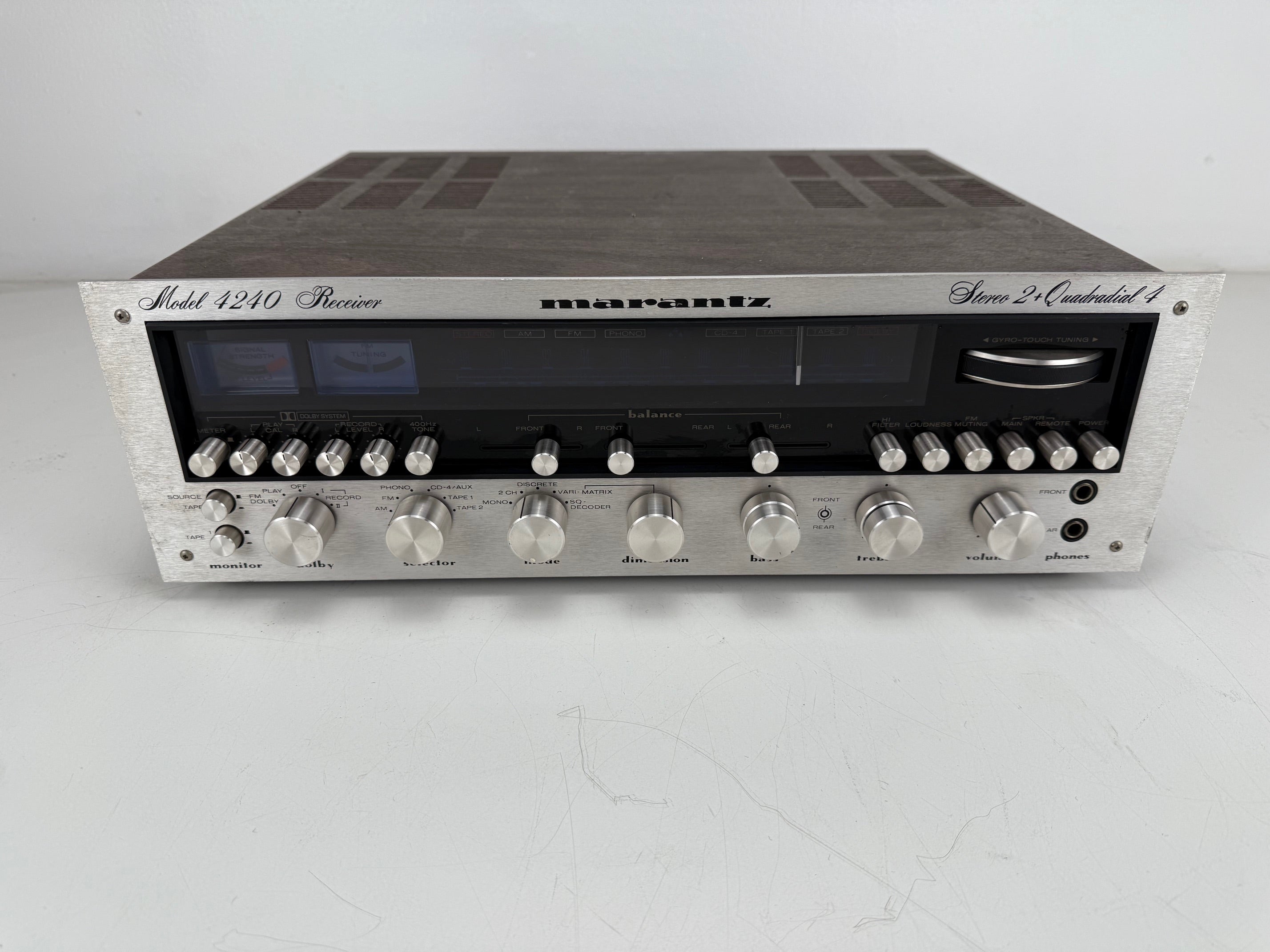 Marantz Model 4240 Stereo Receiver II + Quadradial 4 - Onderhoud uitgevoerd/condensatoren vervangen