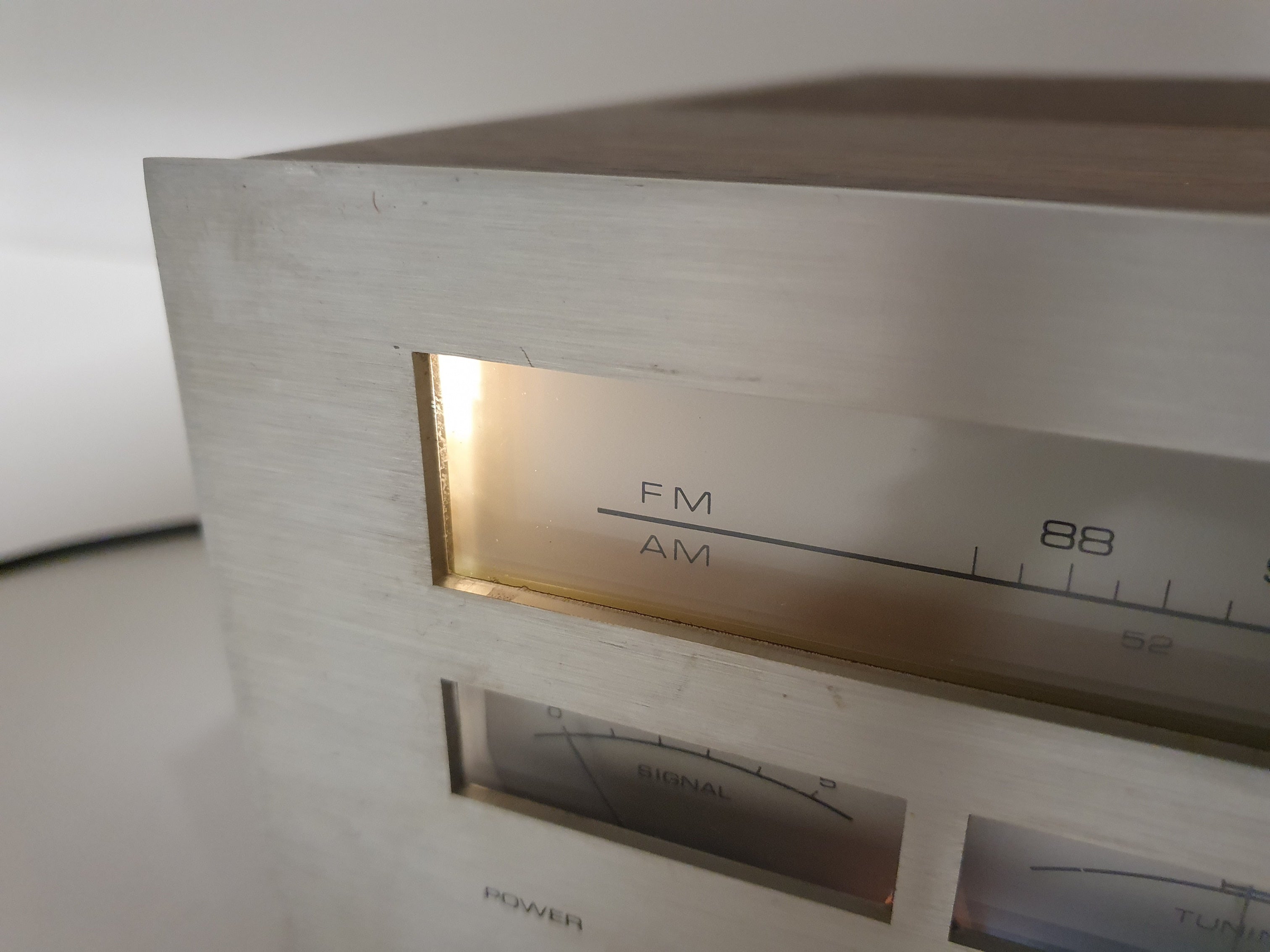 Akai AA-1050 stereo receiver - 35W 4-16Ohm - Volledig werkend