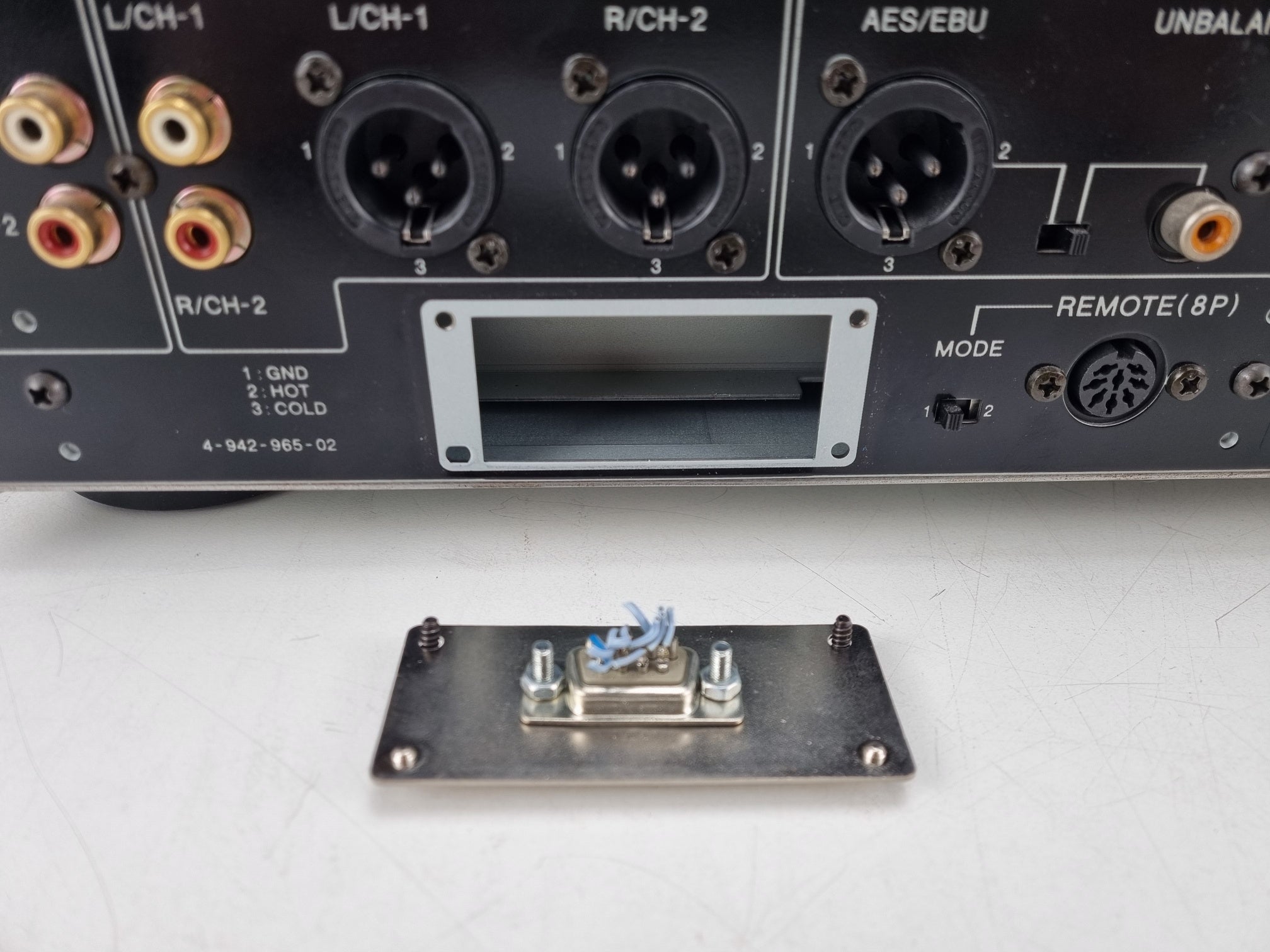 Sony CDP-2700 - Pro compact disc-speler - XLR-uitgang - In zeer goede staat