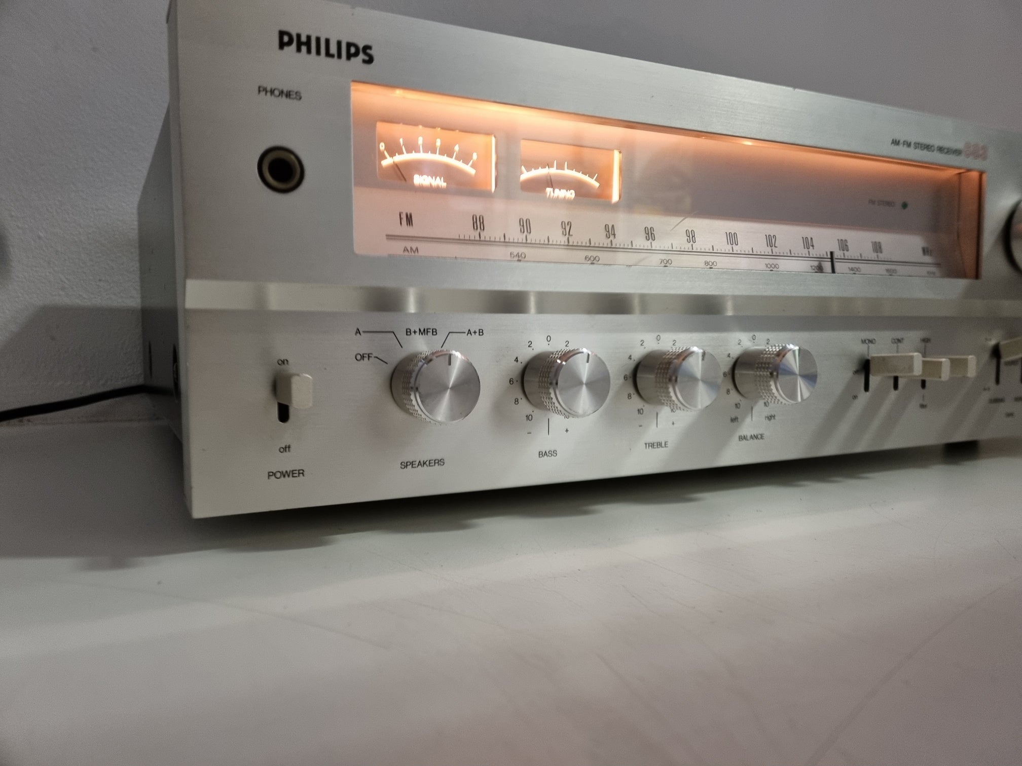 Philips AH-683- AM-FM STEREO RECEIVER- PotsCleaned - Replaced one switch - New lights
