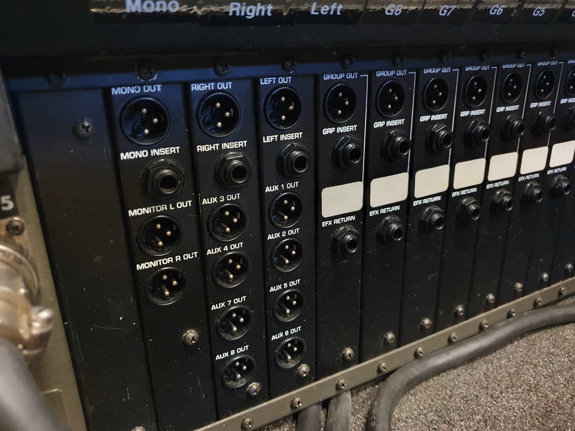 Crest Audio live/studio console - 32-8-2 - Incl PSU and flightcase - Sold as is