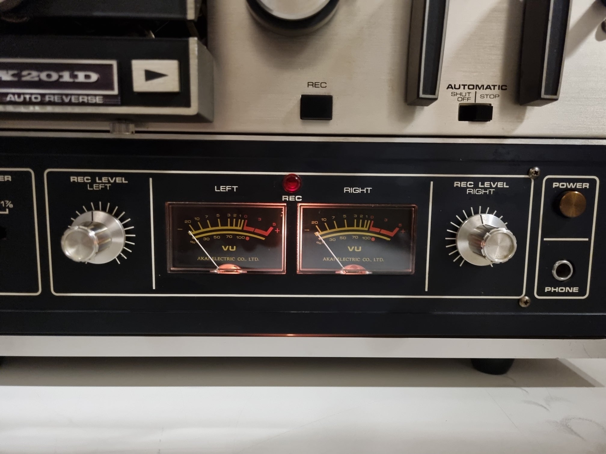 Akai X-201D - 1/4'' reel tot reel recorder -  4 track 2 channel - With lid