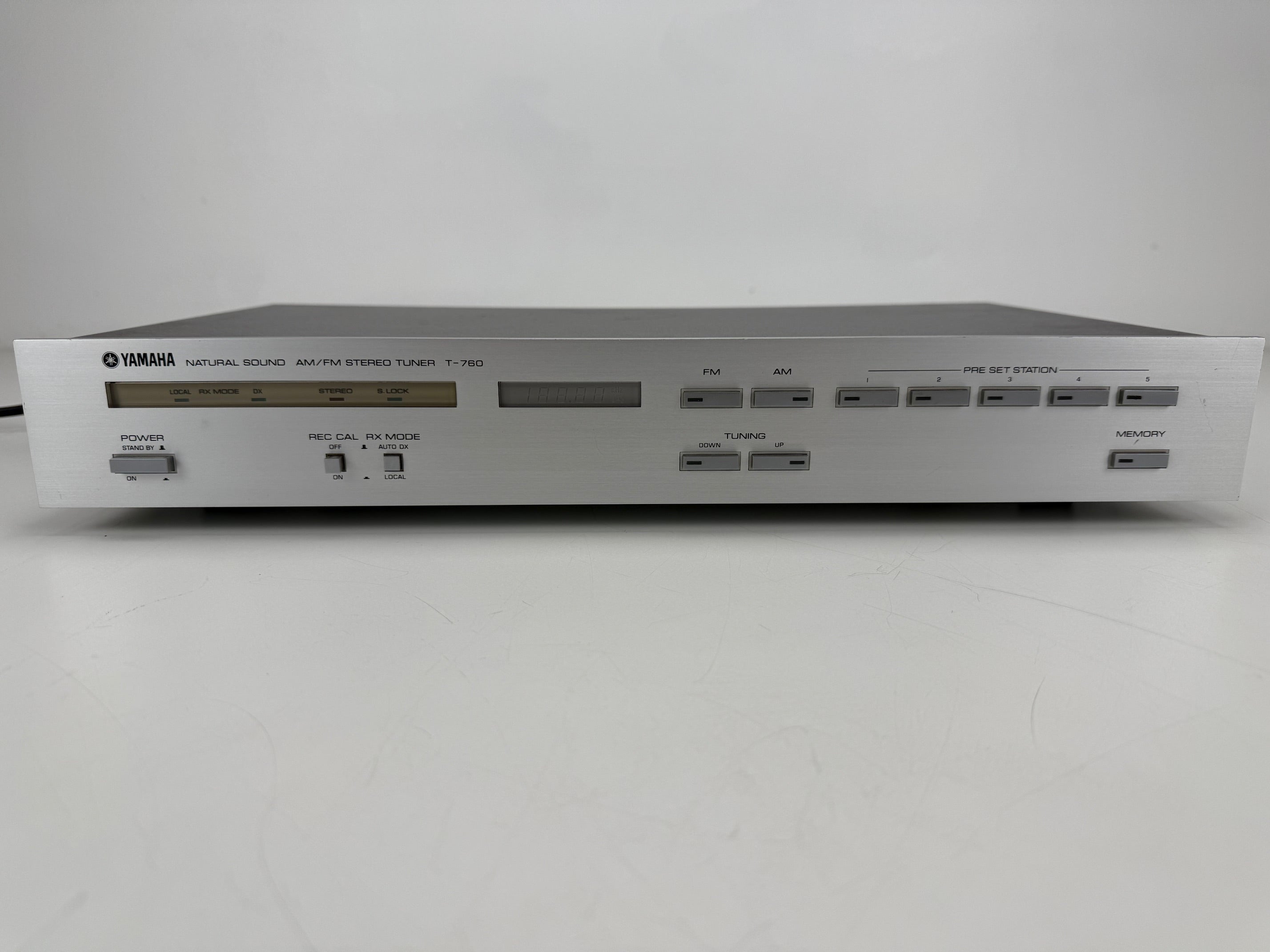 Yamaha T - 760 Natural Sound AM/FM Stereo Tuner - Fully Working