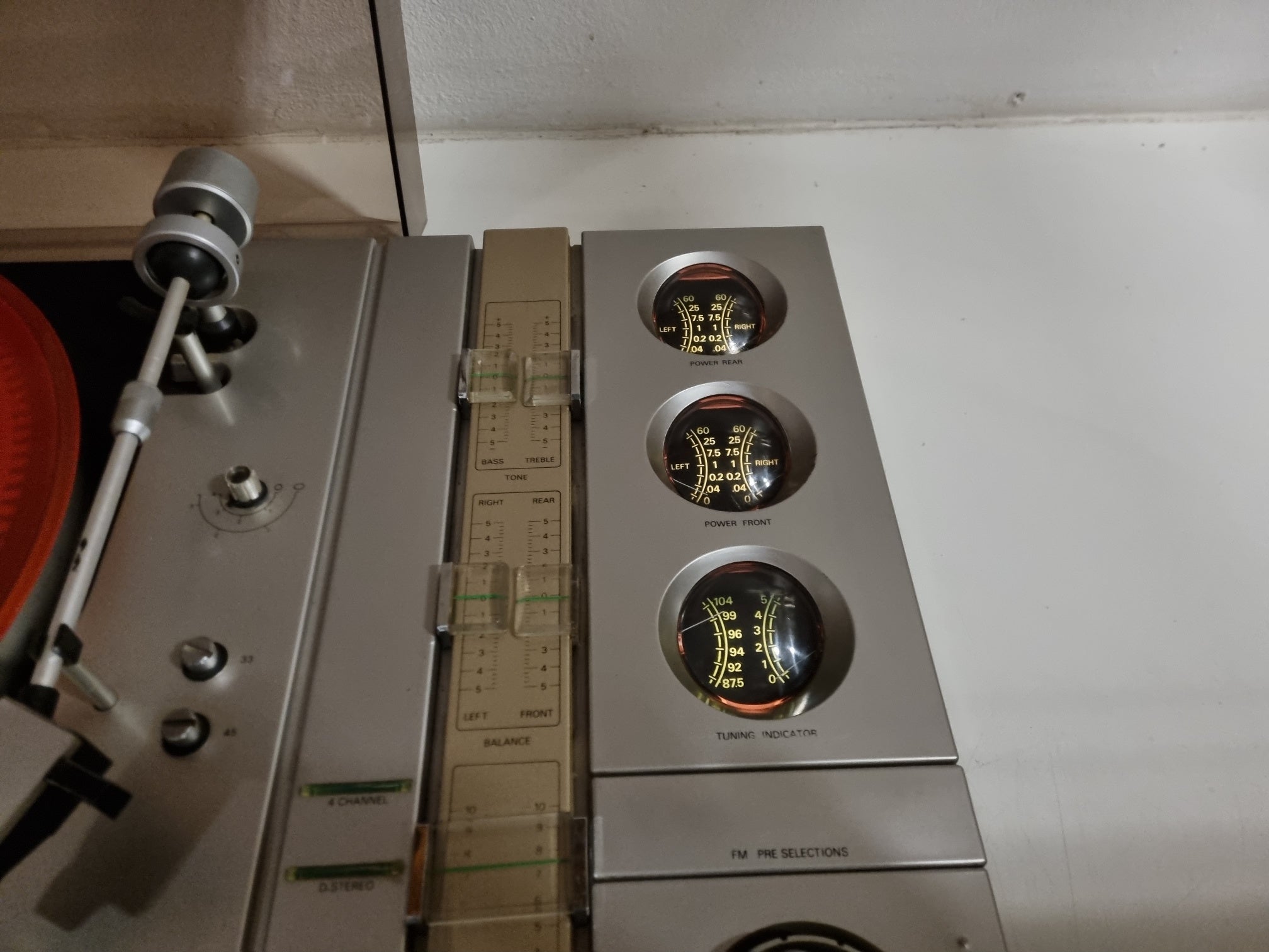 Philips RH 832 - VU meter repaird - New Ligths - 4x Philips 541 MFB speakers