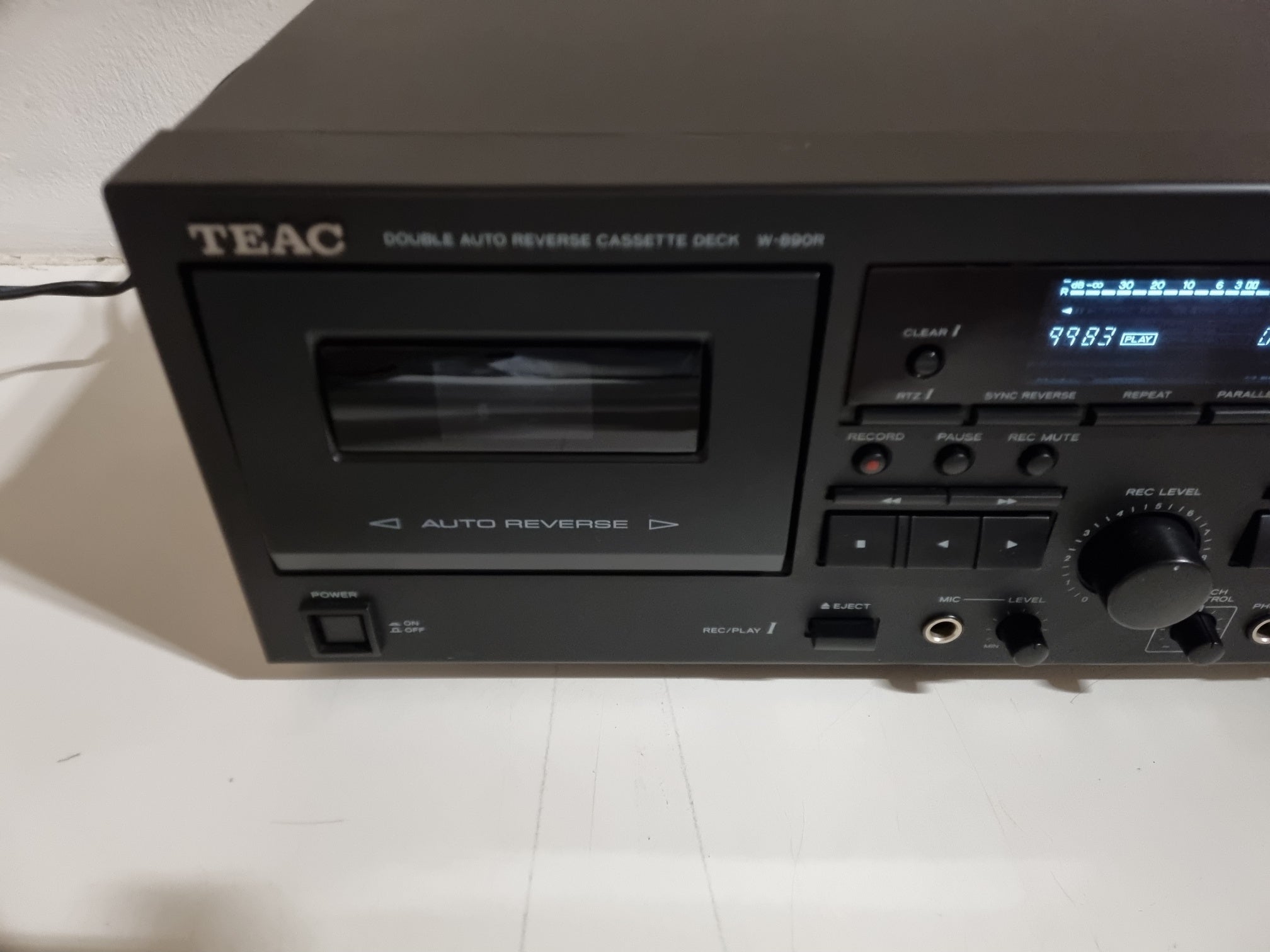 TEAC W-890R Dubbele cassettedeck met automatische omkeerfunctie - In zeer goede staat