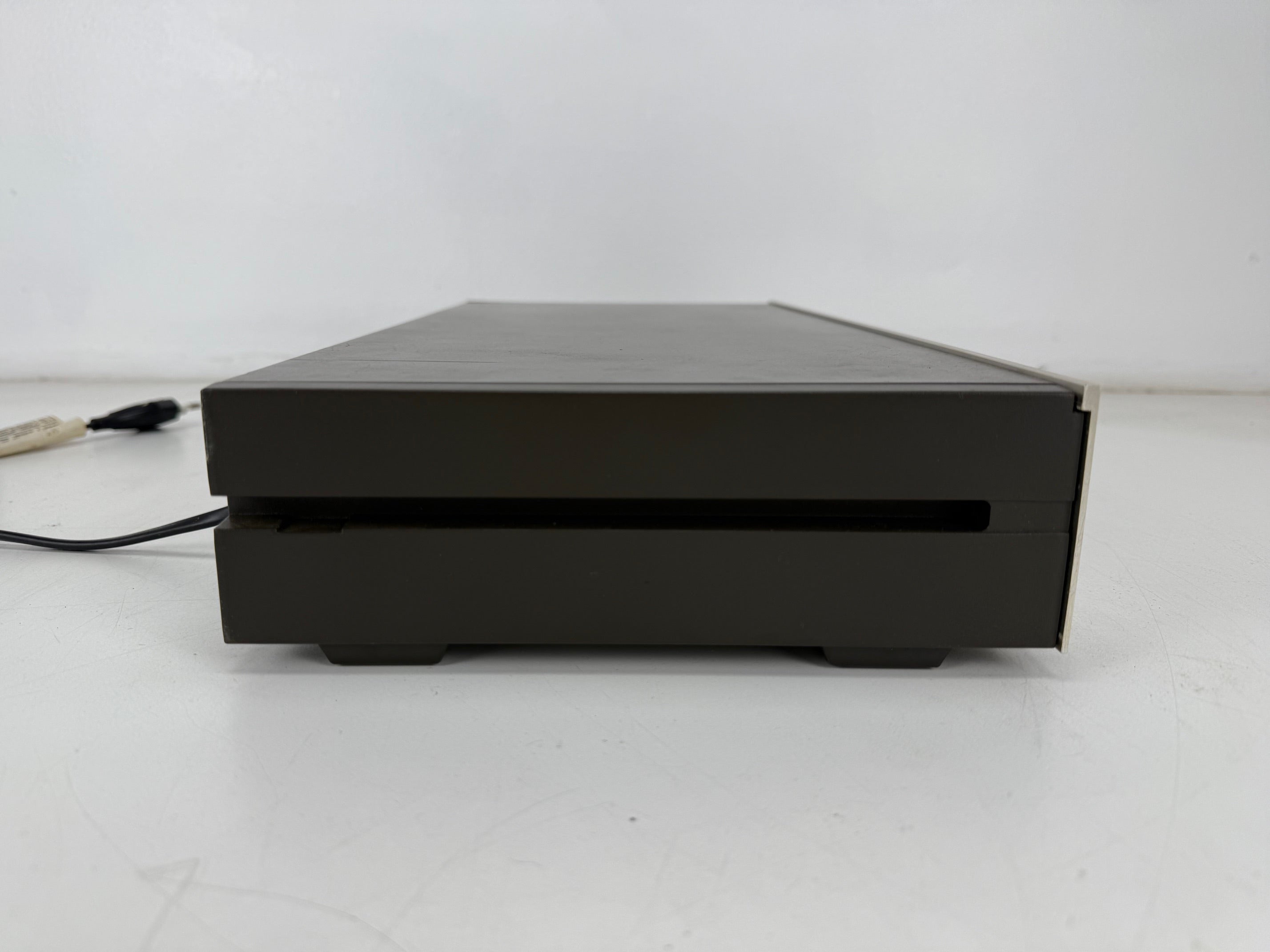 Sansui T-77 Synthesizer Tuner