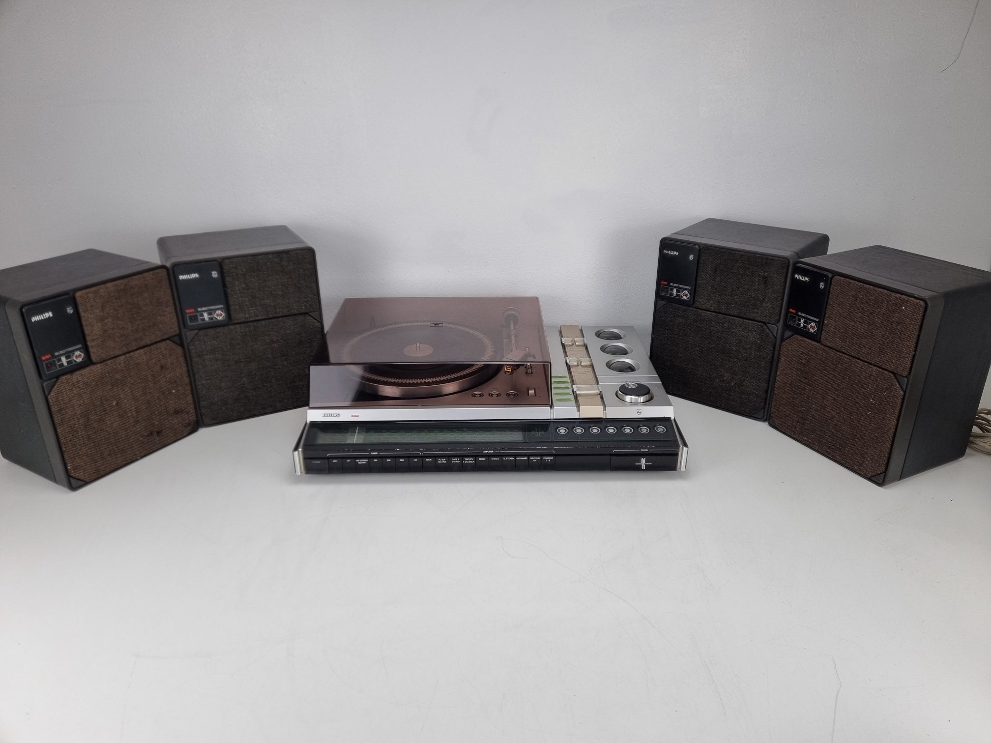 Philips RH 832 - VU-meter gerepareerd - Nieuwe lampen - 4x Philips 541 MFB-luidsprekers