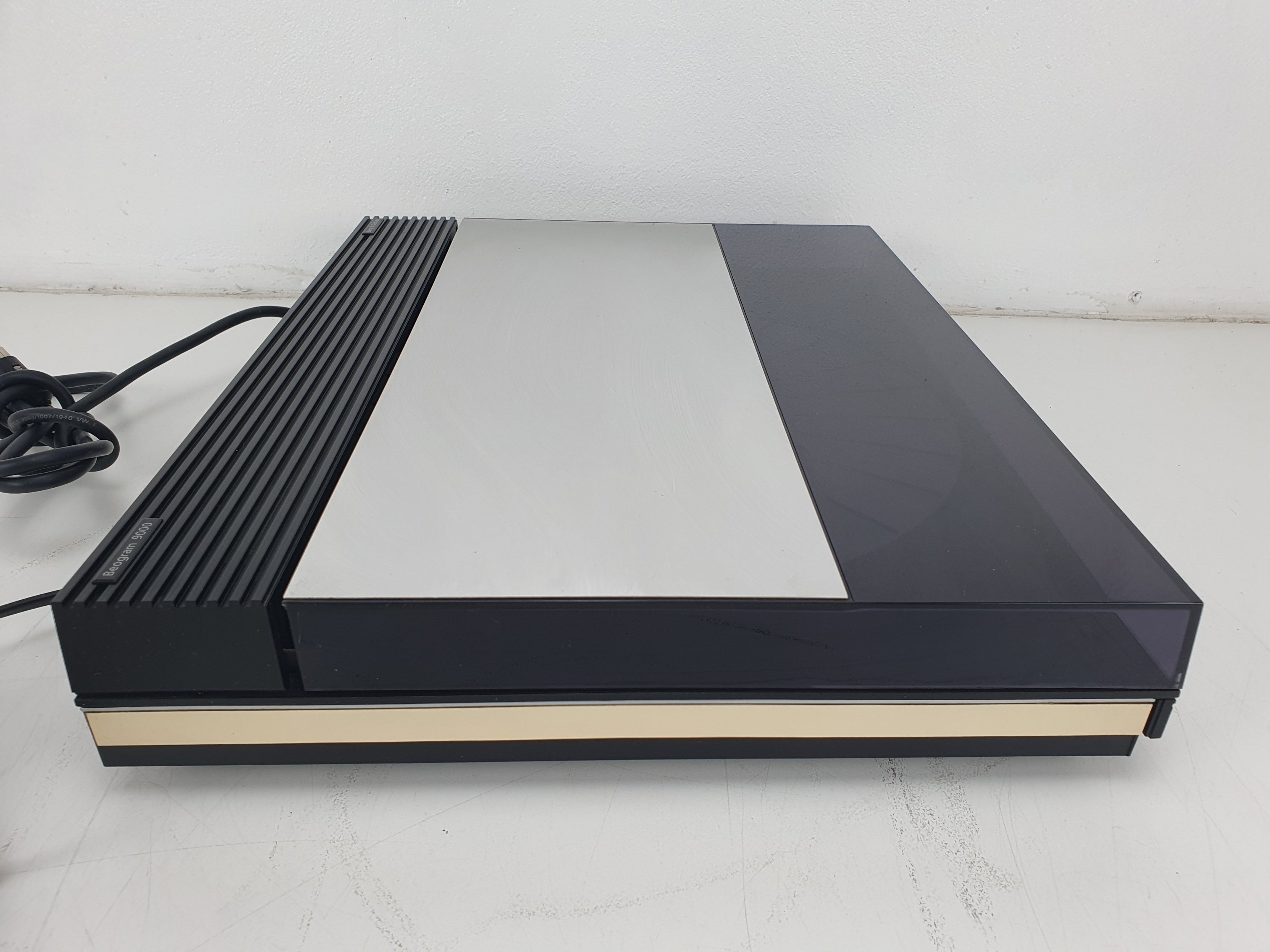 Bang & Olufsen Beogram 9000 Tangial draaitafel - Inclusief SMMC4 element en afstandsbediening