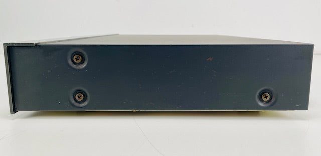 Akai AT-V04 AM/FM stereo digitale synthesizer tuner