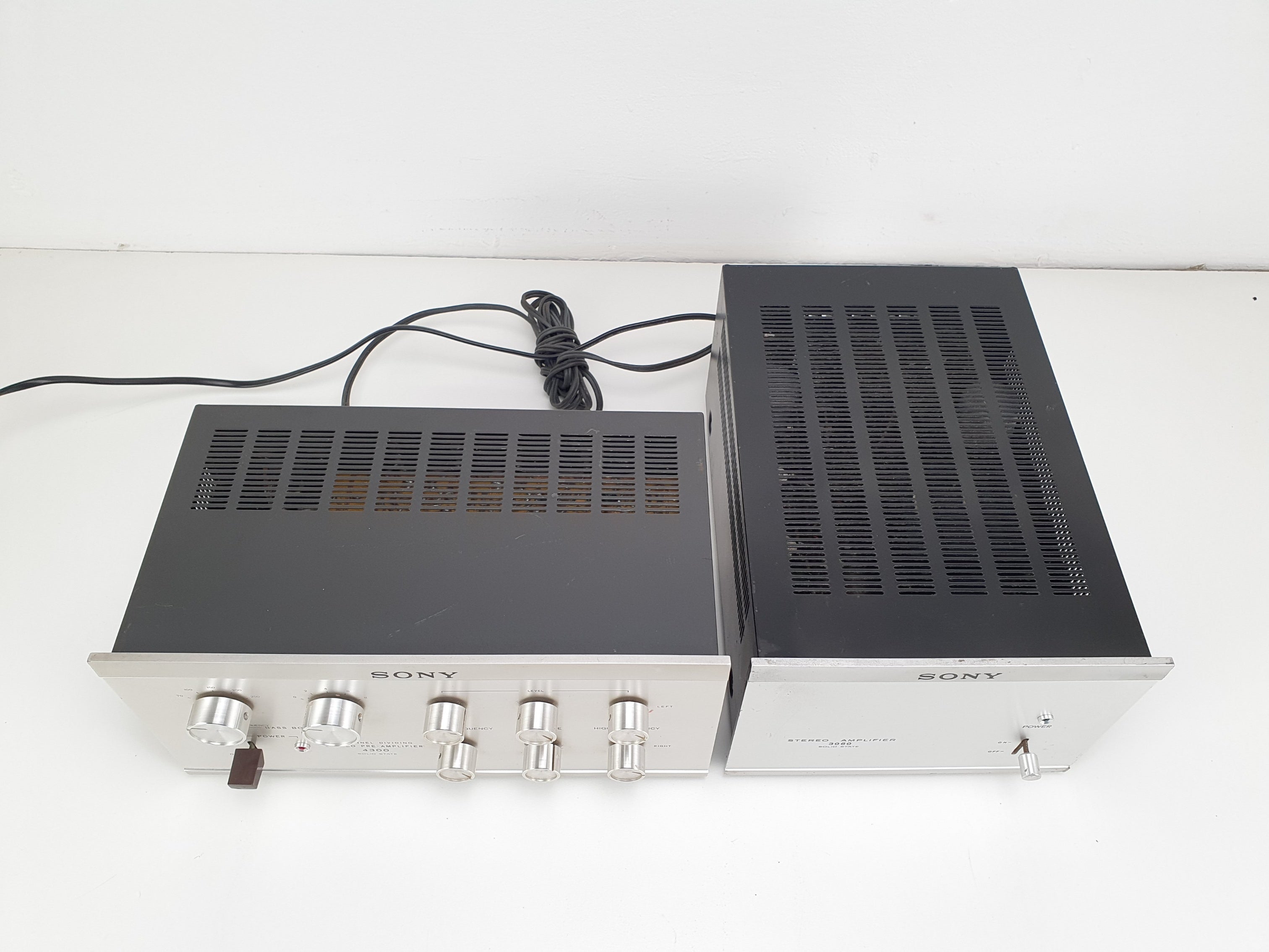 Sony 3060 versterker (volledig nagekeken) - 4300 voorversterker - Mooie set
