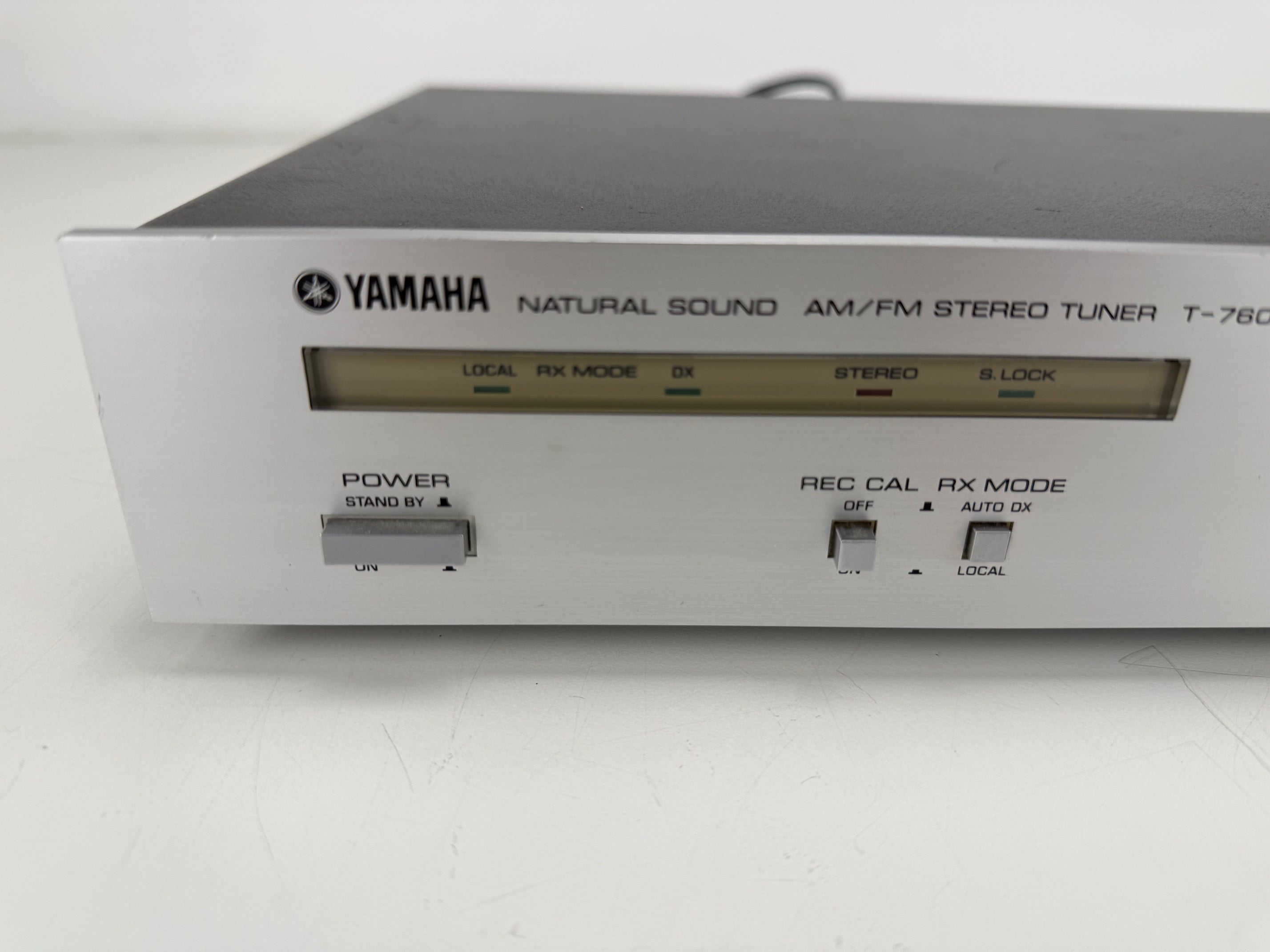 Yamaha T - 760 Natural Sound AM/FM Stereo Tuner - Fully Working