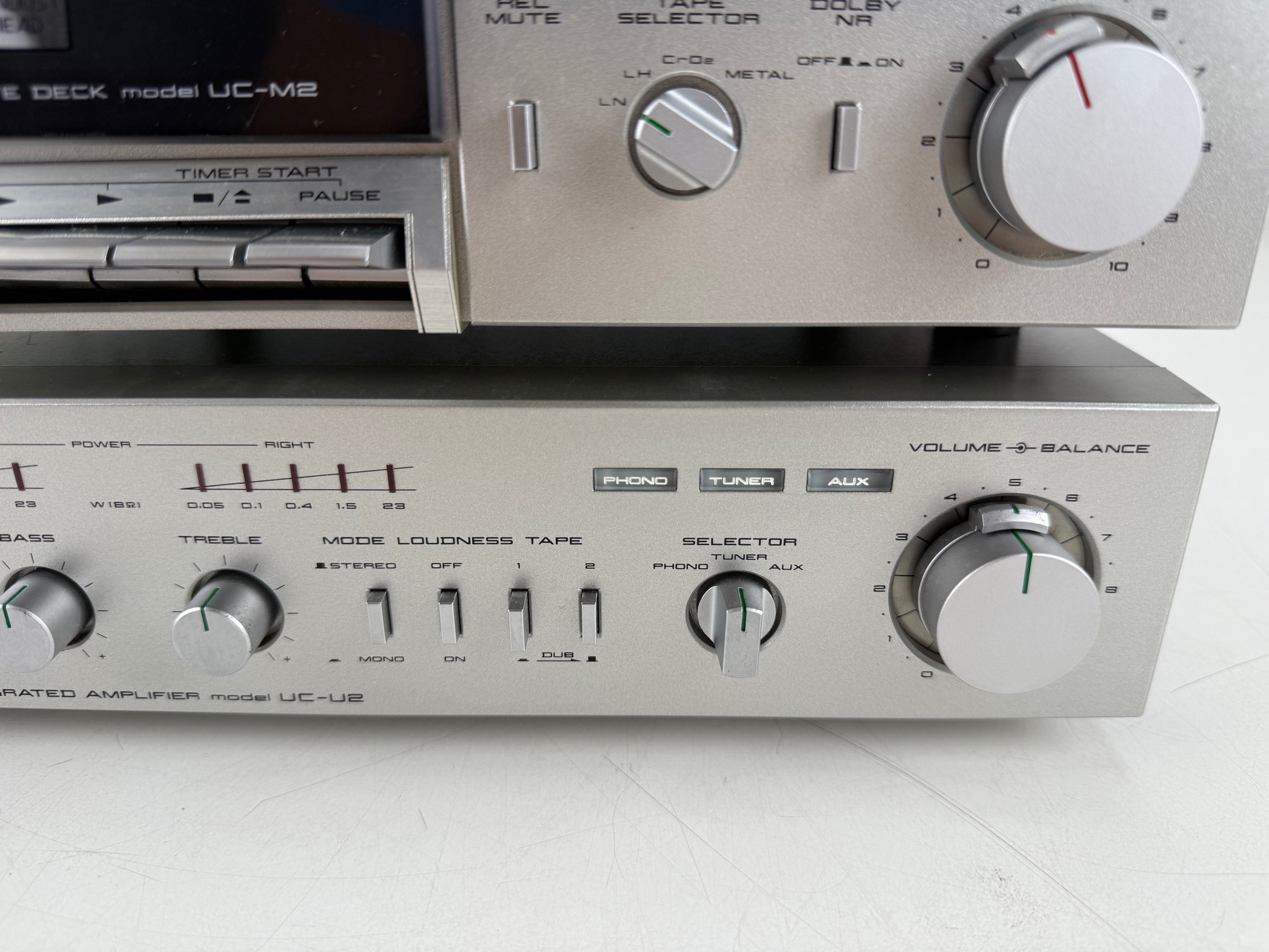 Akai UC-M2 stereo cassettedeck / UC-U2 stereo geïntegreerde versterkerset