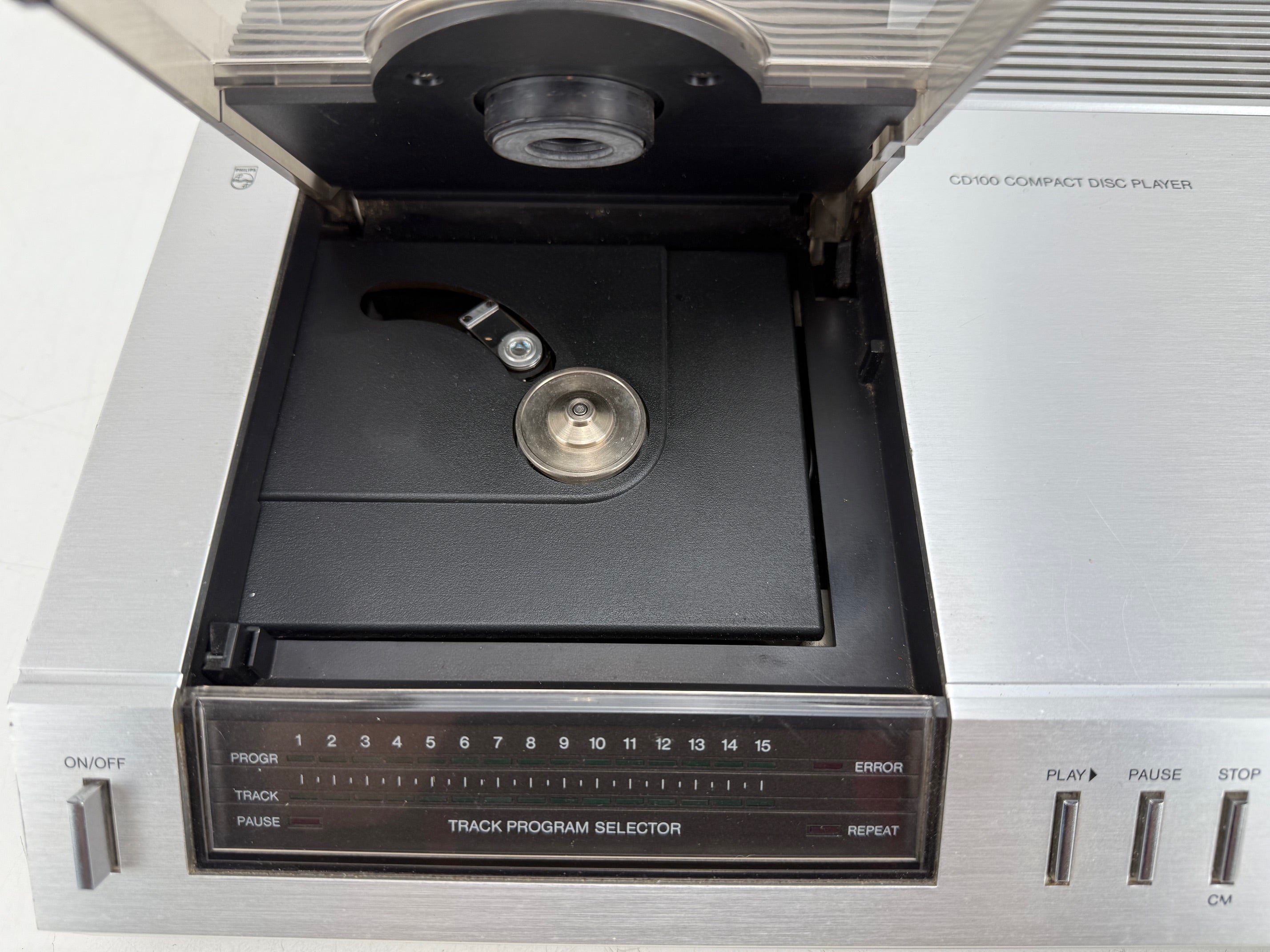 Philips CD100 compact disc-speler - gereviseerd - handleiding - gemaakt in België