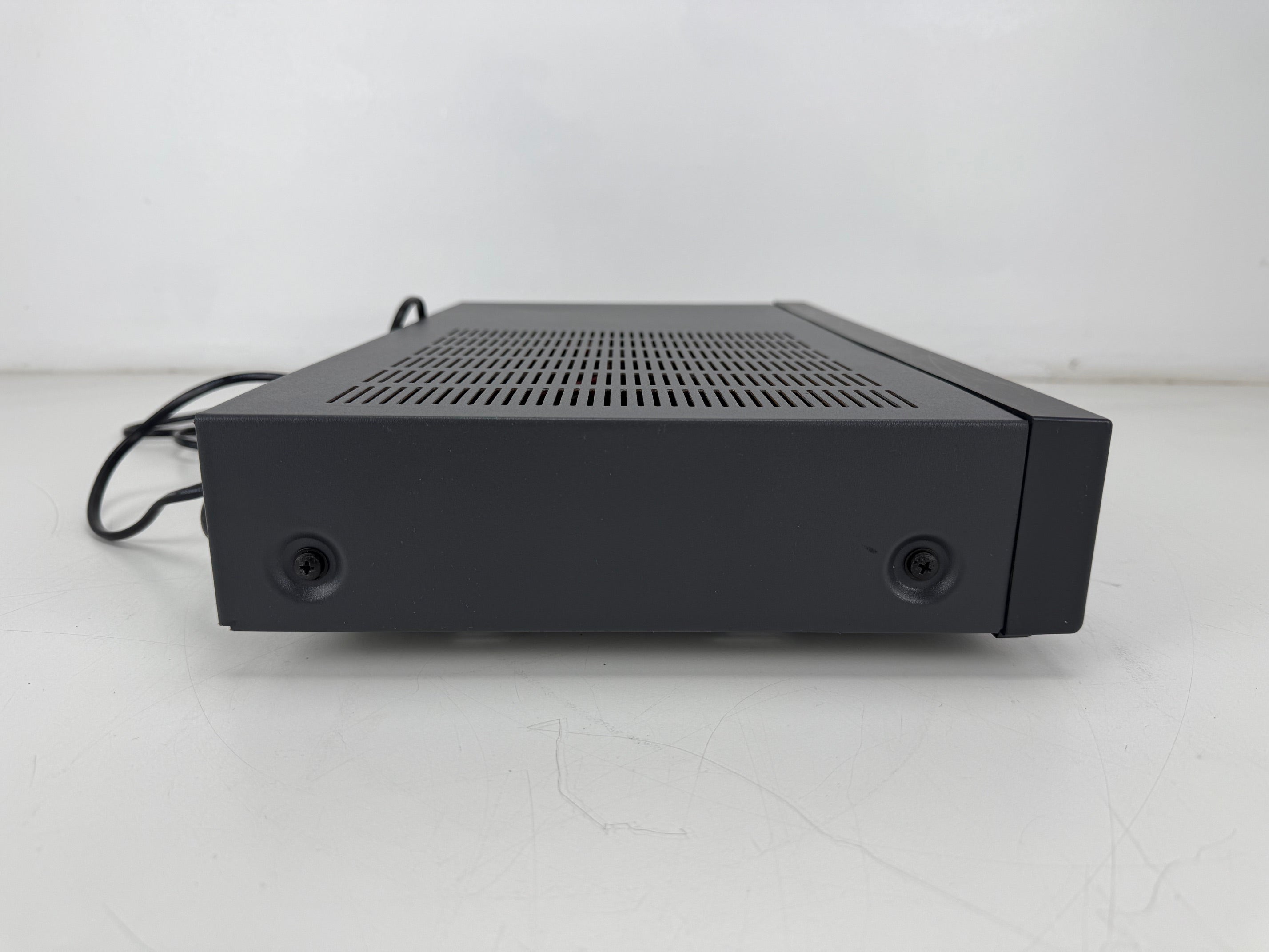 NAD 310 stereo geïntegreerde versterker