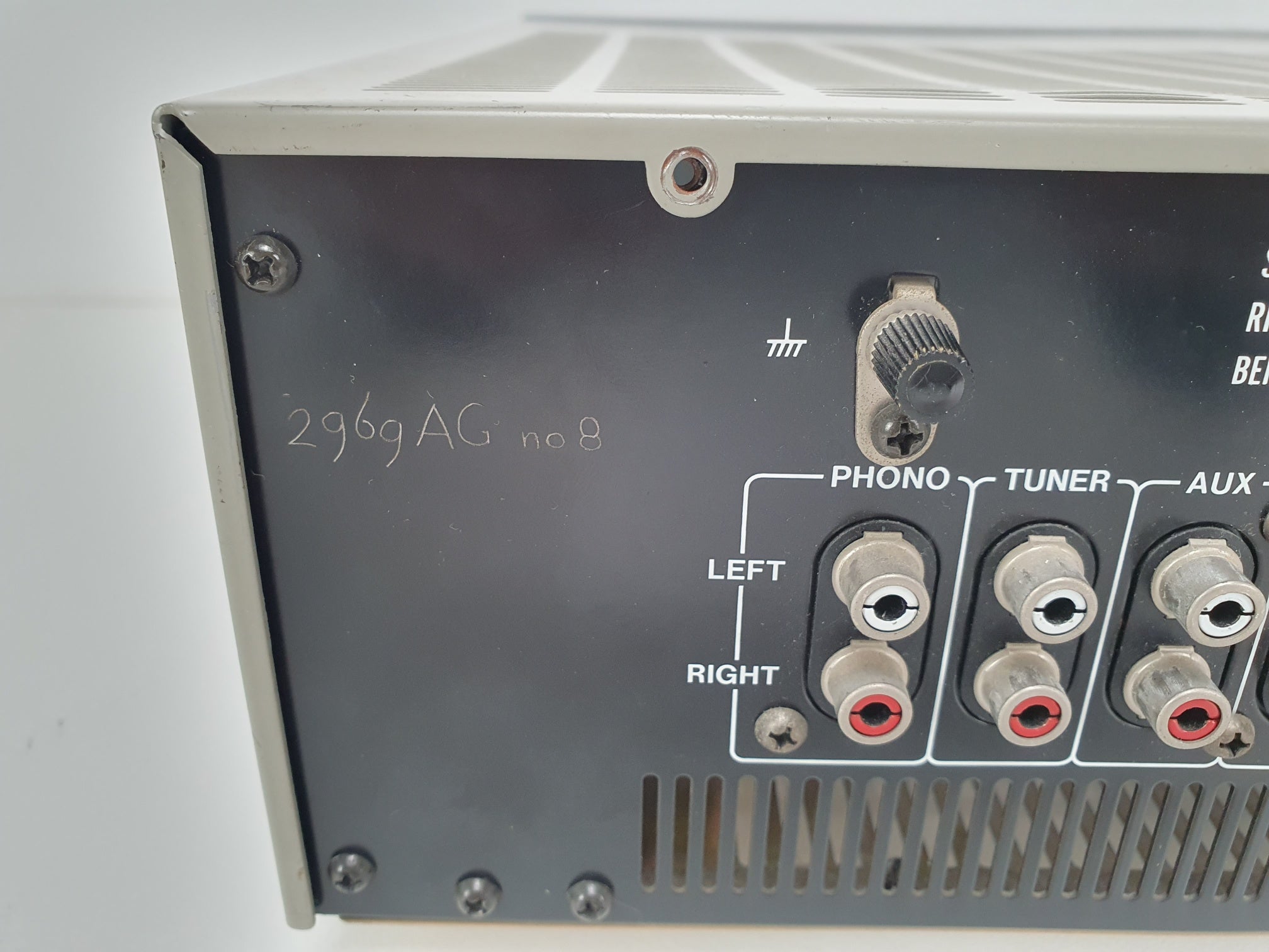 Akai AM-U330 geïntegreerde versterker - 55W 8 ohm - Onderhoud uitgevoerd