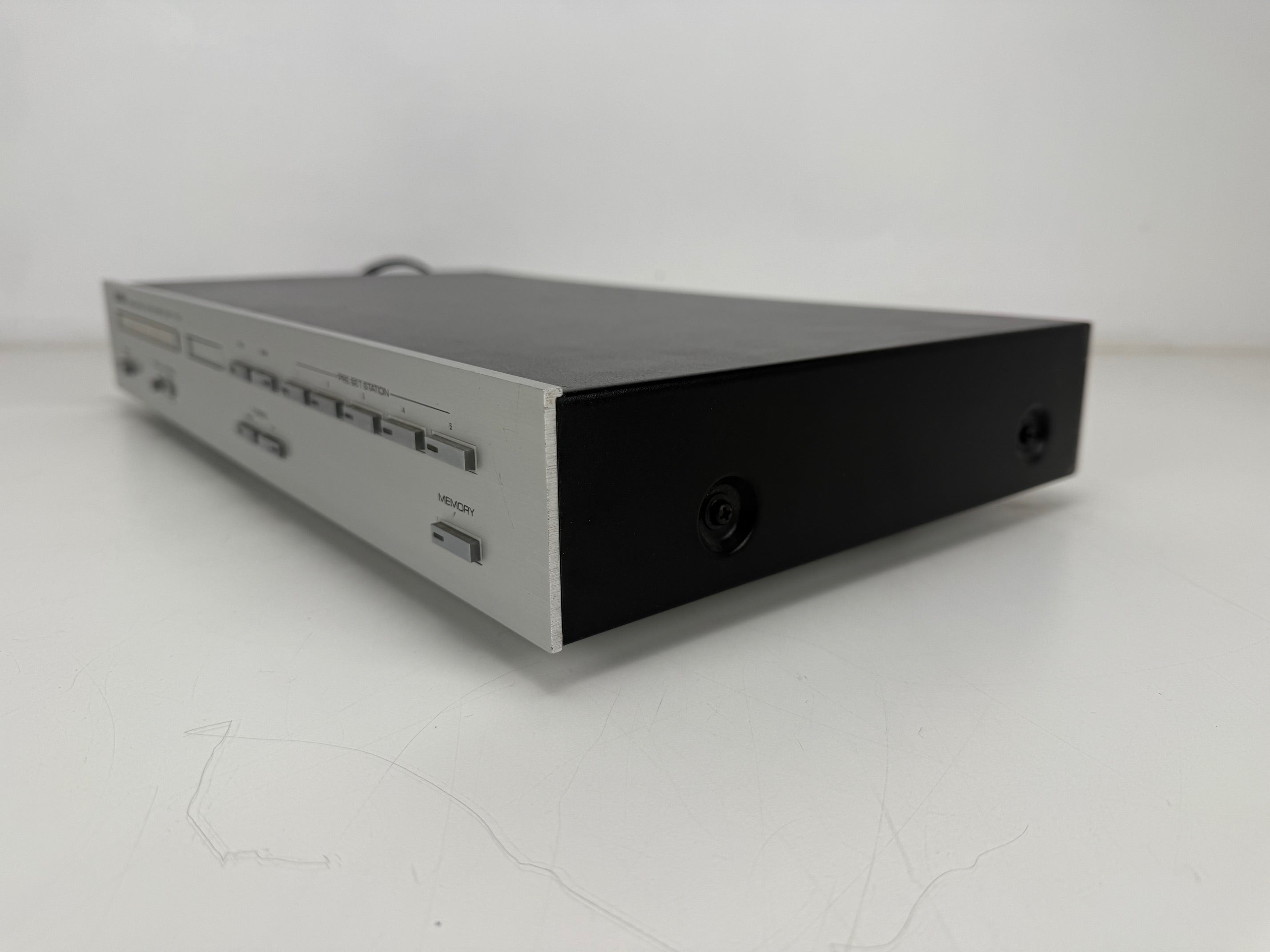 Yamaha T - 760 Natural Sound AM/FM Stereo Tuner - Fully Working