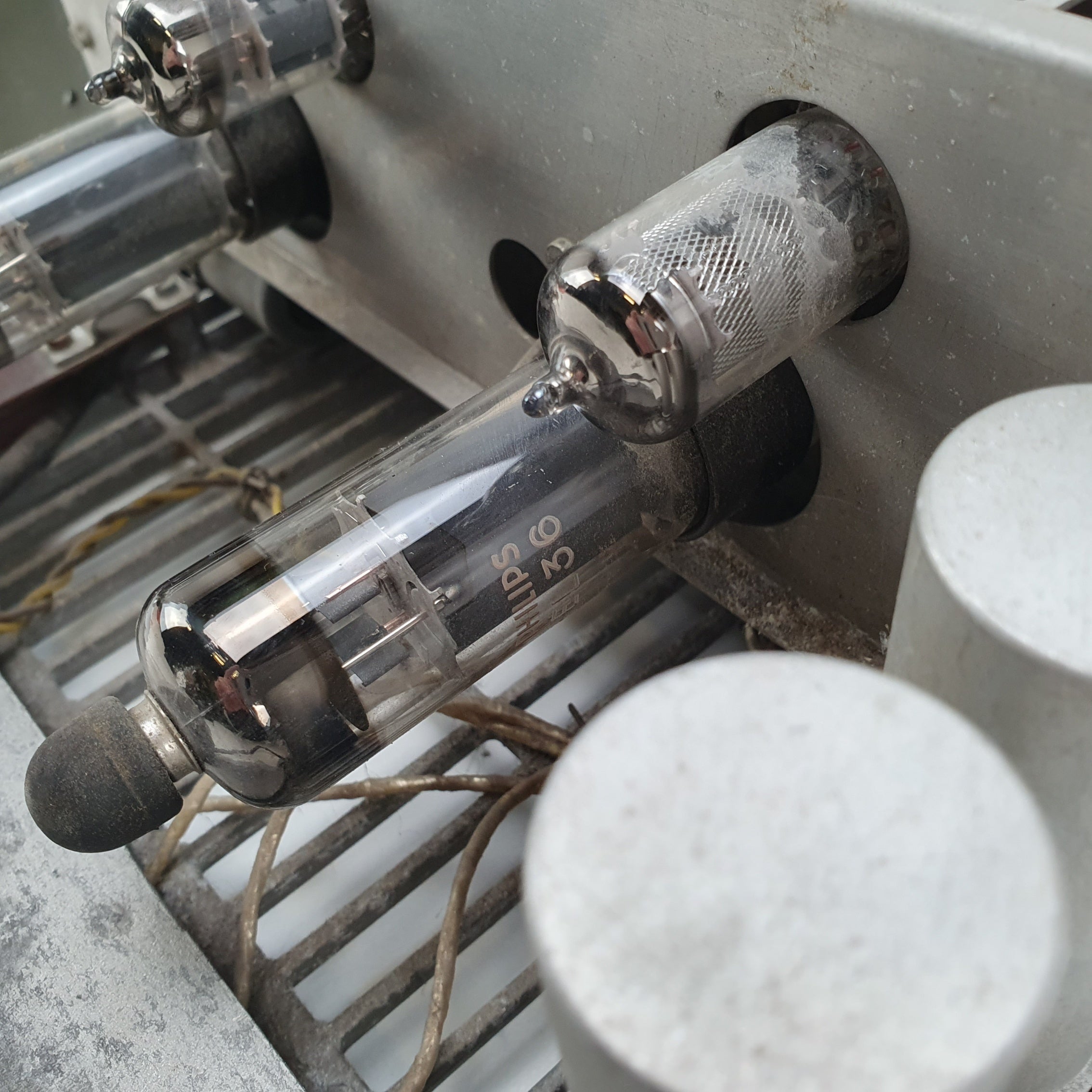 Philips EL 6415 4-kanaals buizenmixer/versterker met EL36- en ECC85-buizen