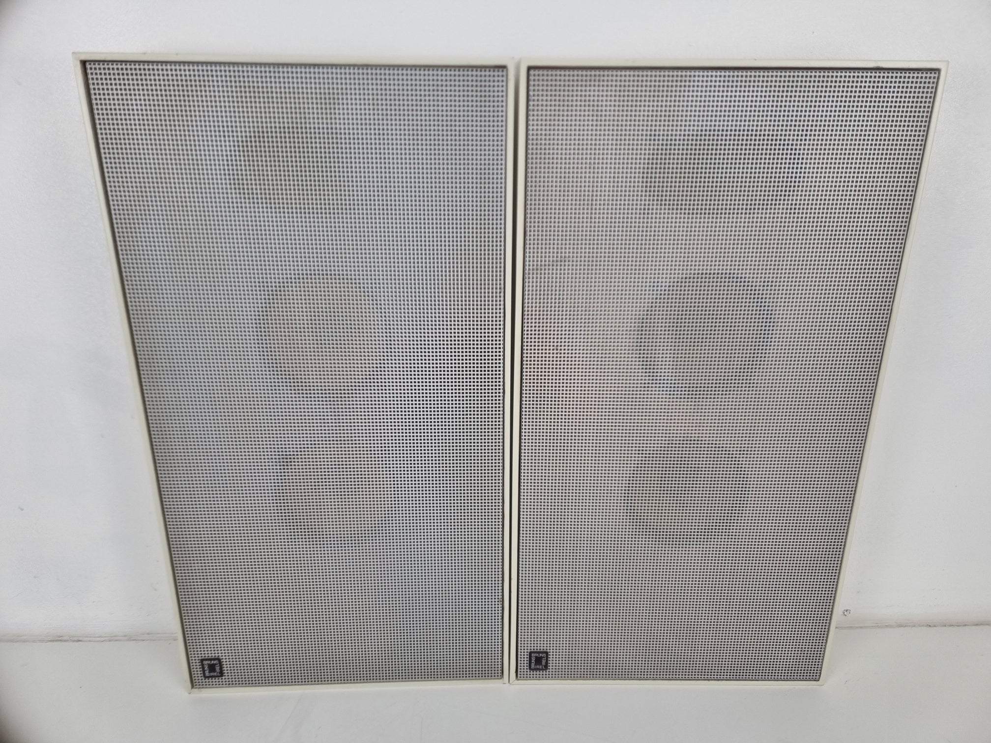 BRUNS IREL FB-1P - HI-FI Box - Has a two-pin DIN connection