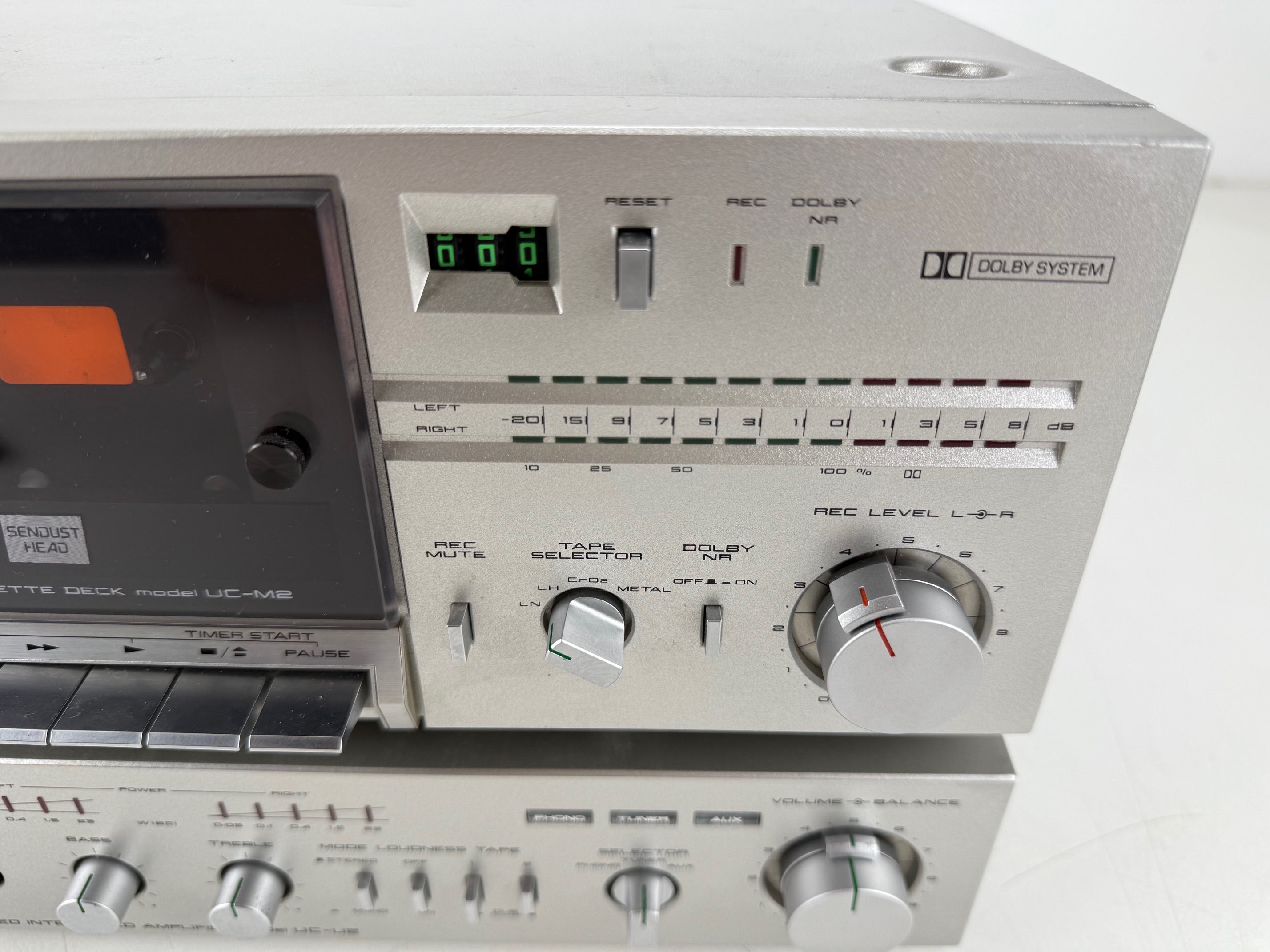 Akai UC-M2 stereo cassettedeck / UC-U2 stereo geïntegreerde versterkerset