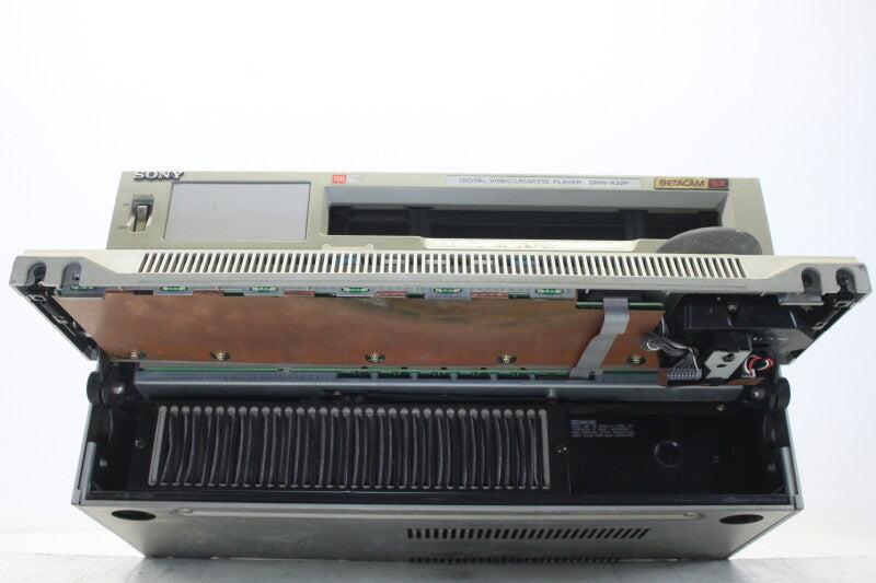 Sony Betacam SX  Digital Videocassette Player DNW-A22P