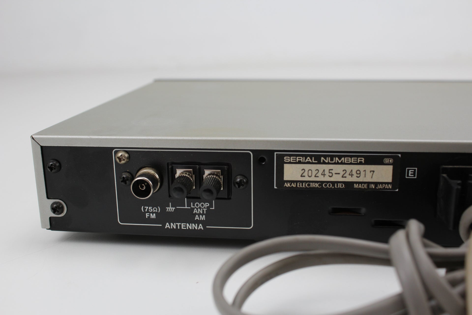 Akai Akai AT A1L werkt goed en is getest.