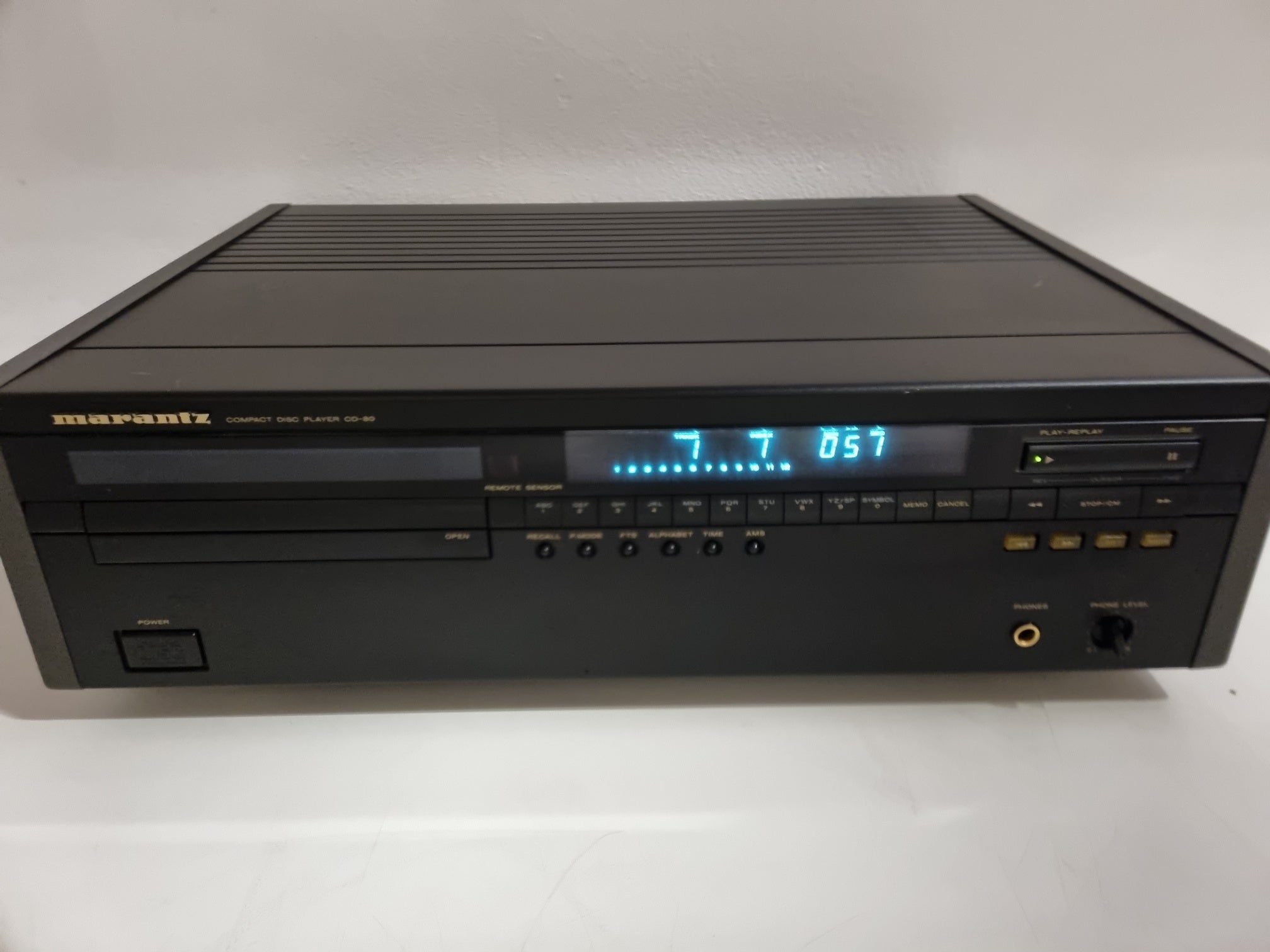 Marantz CD-80 Compact Disc Player - Remote control - High End