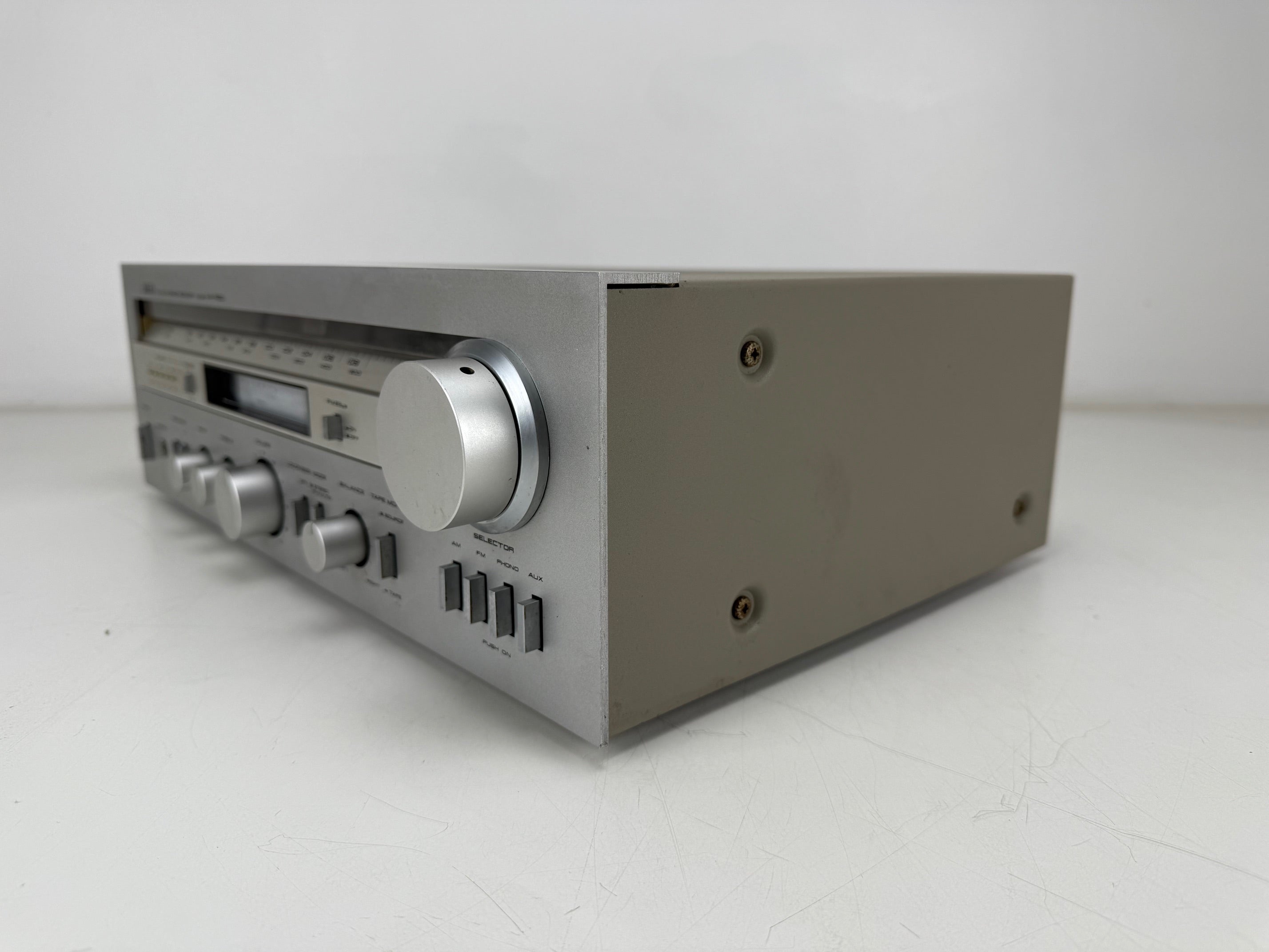 Akai AA-R20 stereo-ontvanger - Onderhoud uitgevoerd