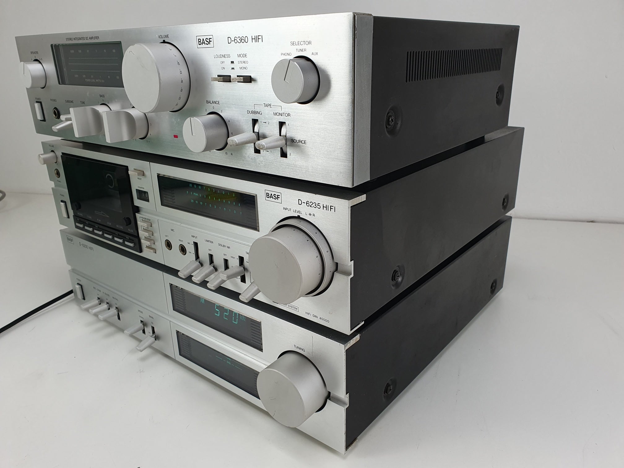 BASF Set D-6200 Tuner - D-6360 Stereo versterker D-6235 Cassettedeck