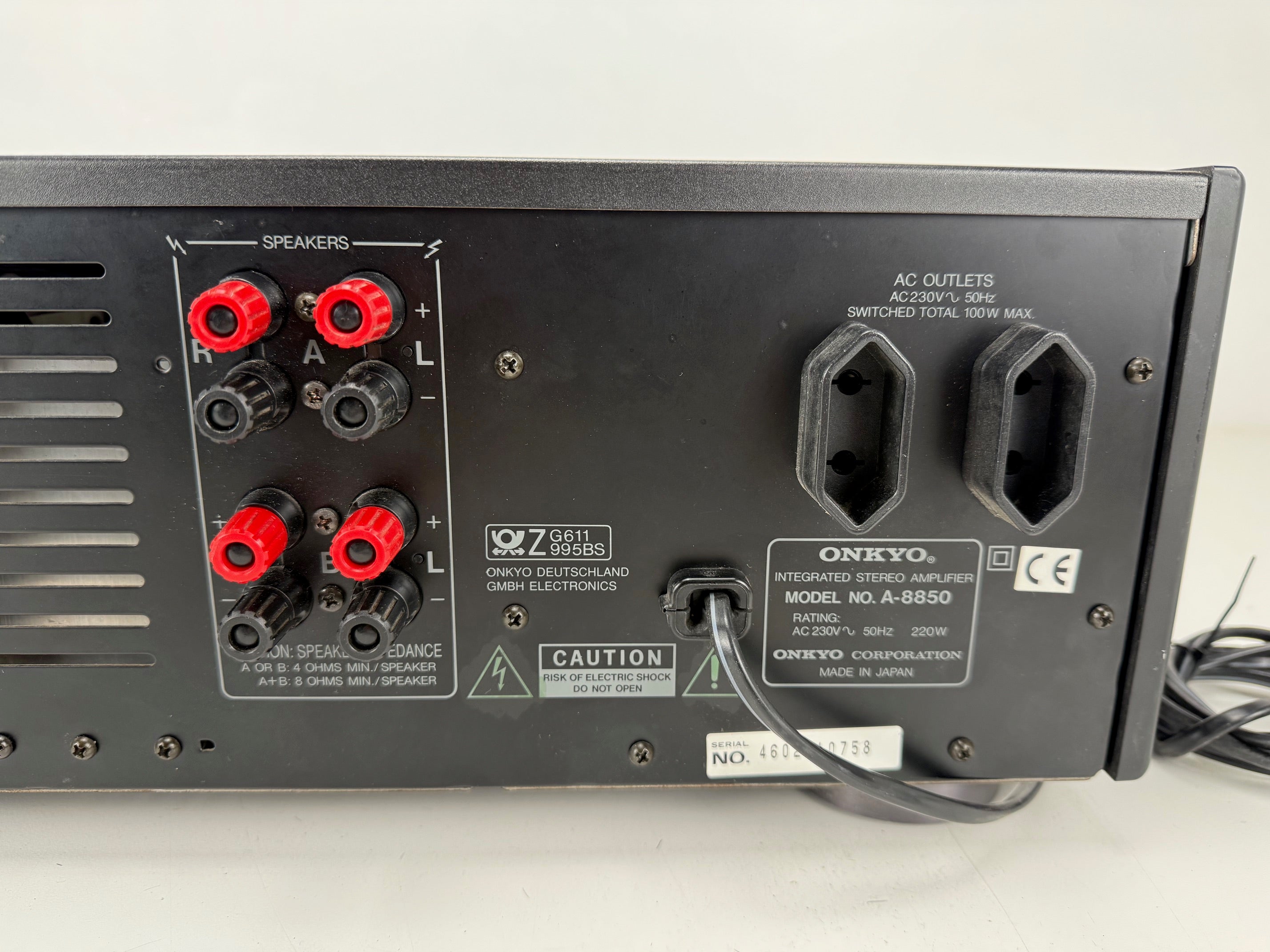 Onkyo A-8850 geïntegreerde stereo versterker - 80 watt bij 8 ohm