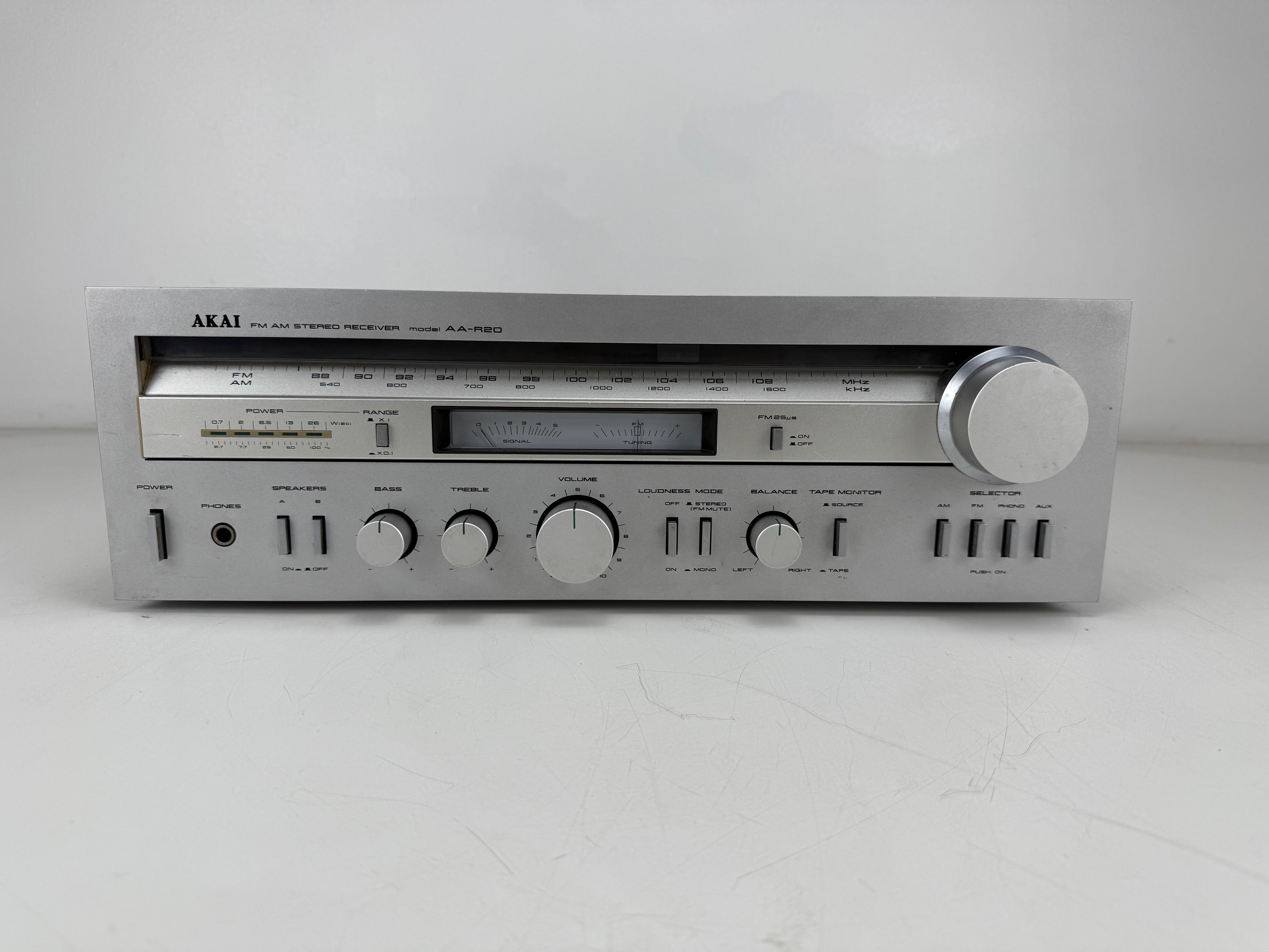 Akai AA-R20 stereo-ontvanger - Onderhoud uitgevoerd
