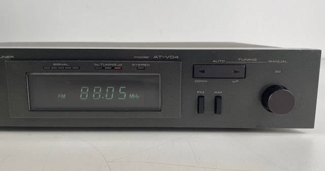Akai AT-V04 AM/FM stereo digitale synthesizer tuner