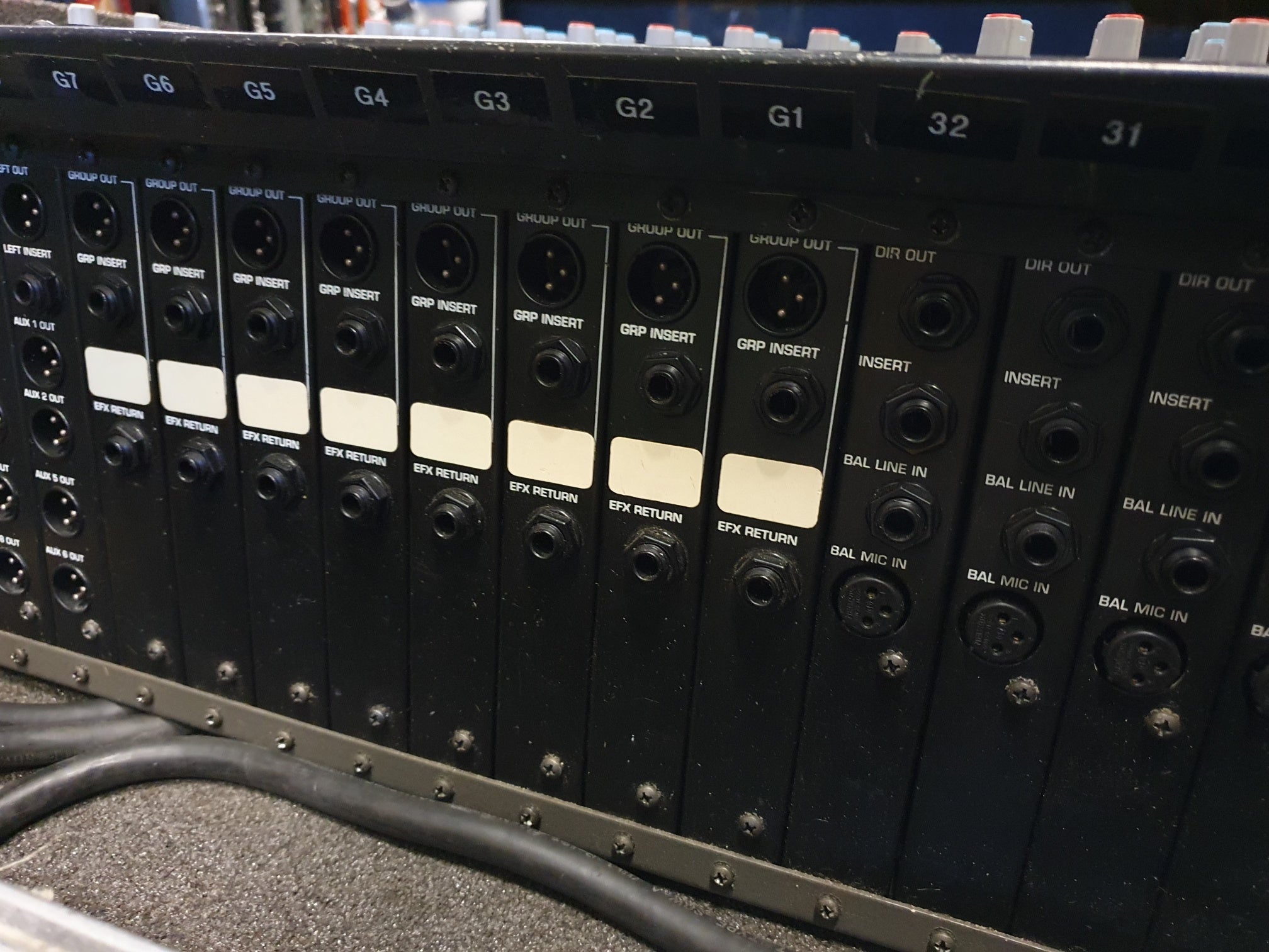 Crest Audio live/studio console - 32-8-2 - Incl PSU and flightcase - Sold as is
