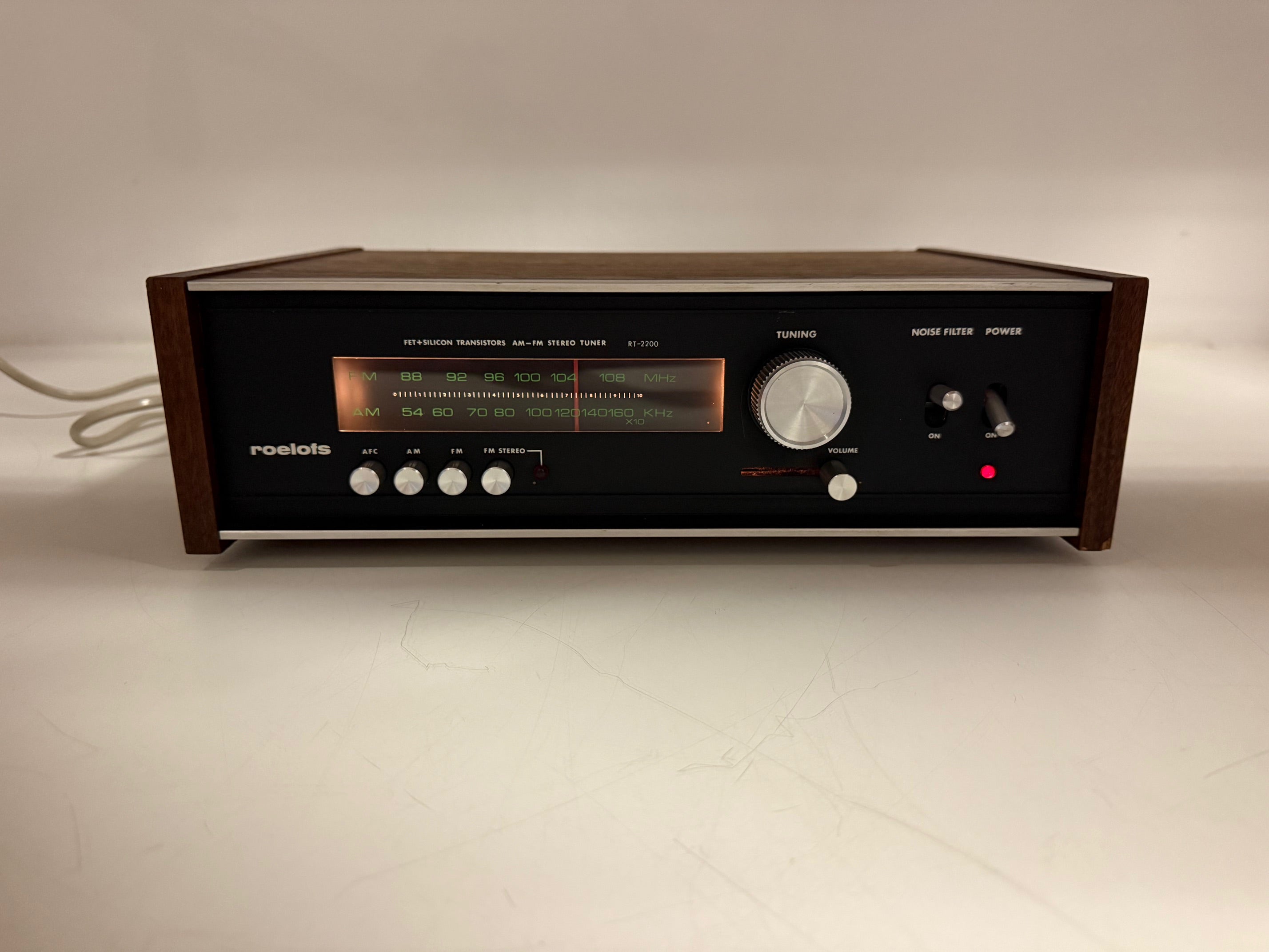 Roelofs RT-2200 AM-FM stereo tuner - Nieuwe schaalverlichting
