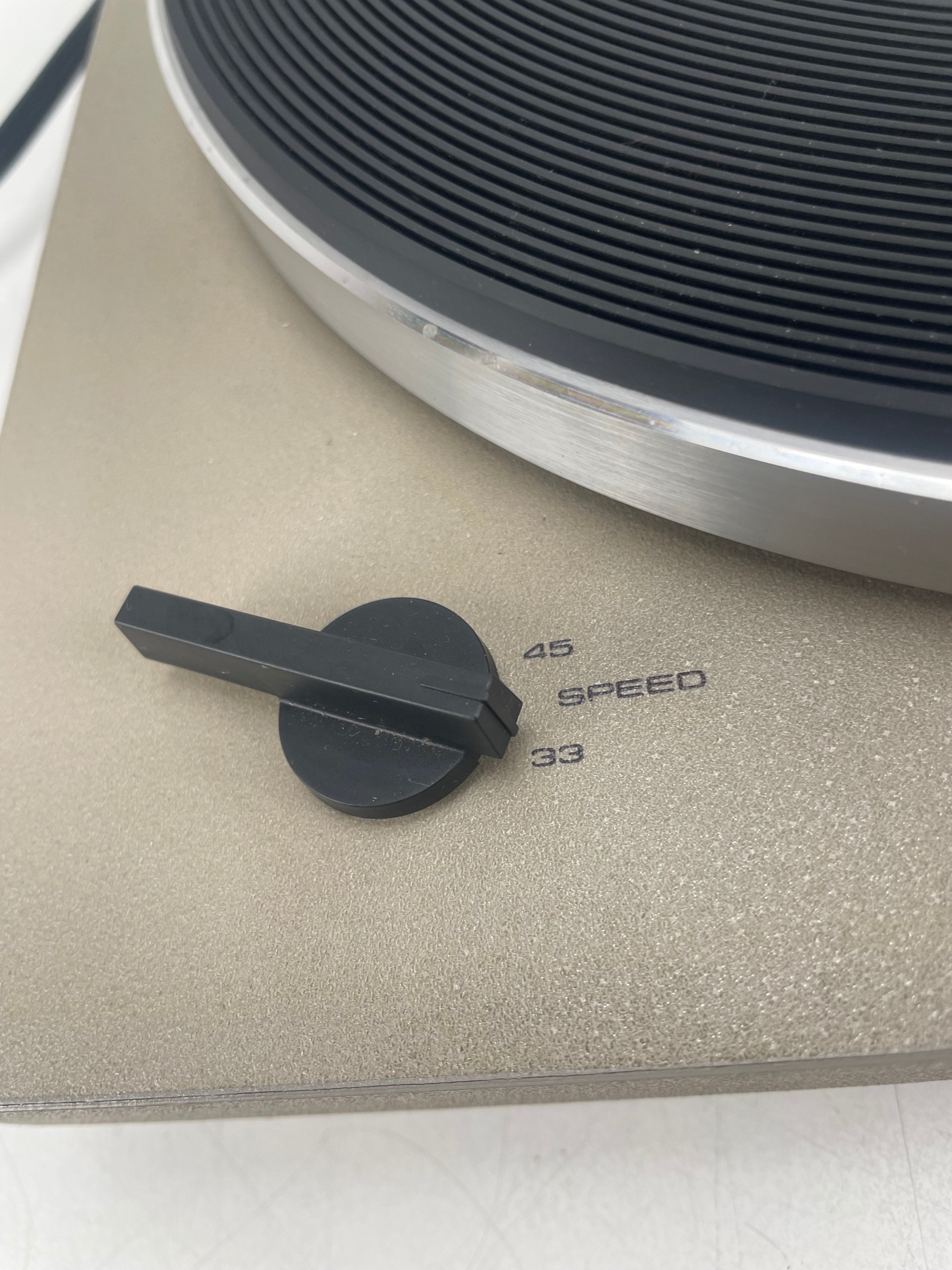 Pioneer Stereo Turntable PL-512 with Excel Es70s cartridge - Not so nice cover