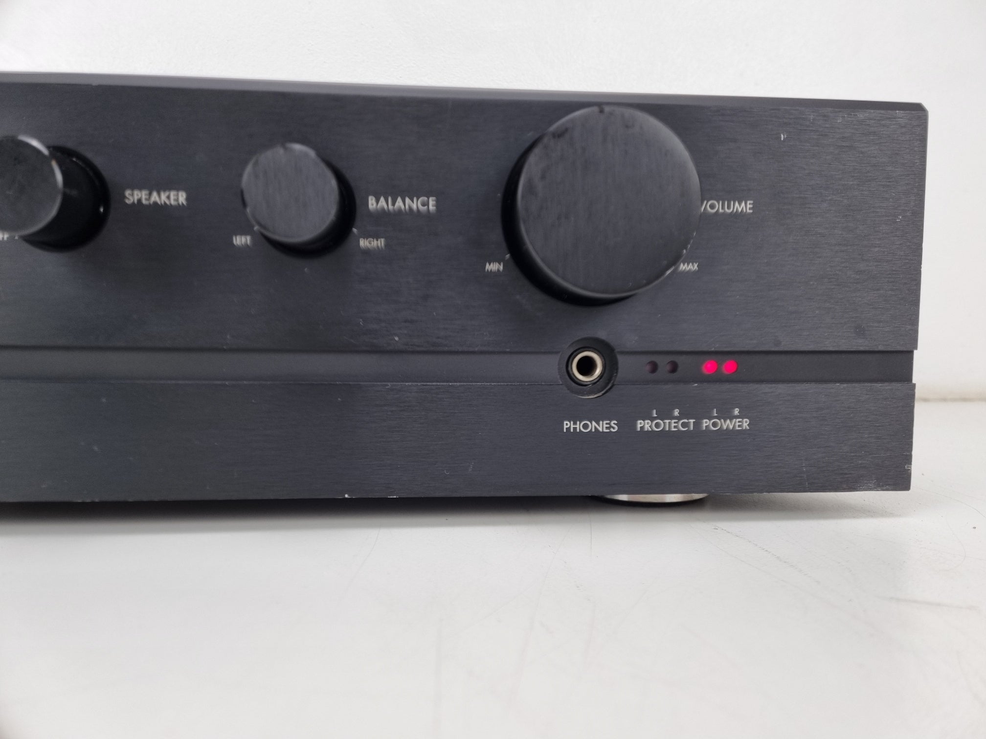 Linear Acoustic LA-V100 - Stereo-versterker, echte klasse A - Volledig nagekeken