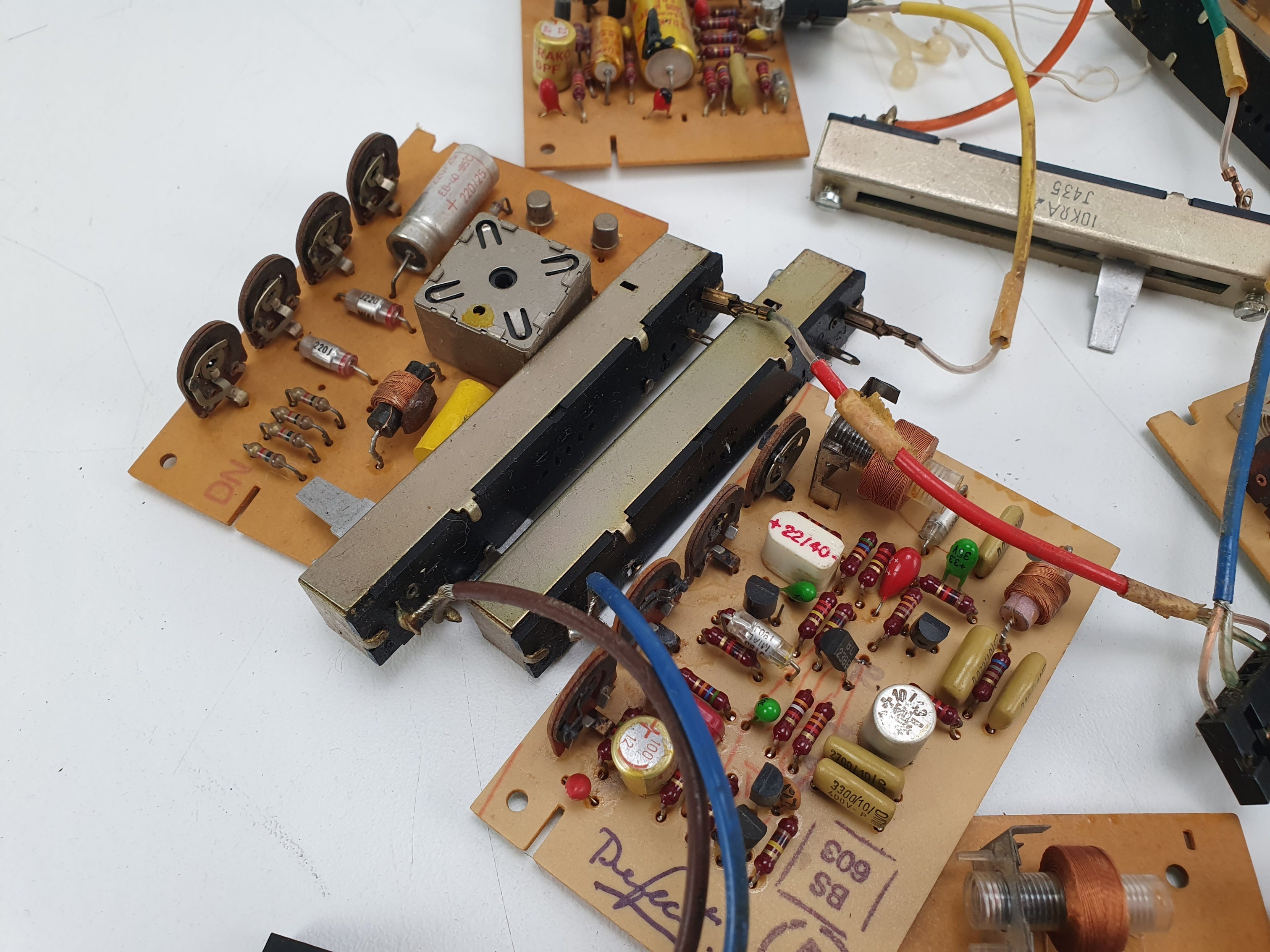 Onderdelen voor Studer Revox A77 recorder - printplaat voor voorversterker, faders etc. - Verkocht zoals ze zijn