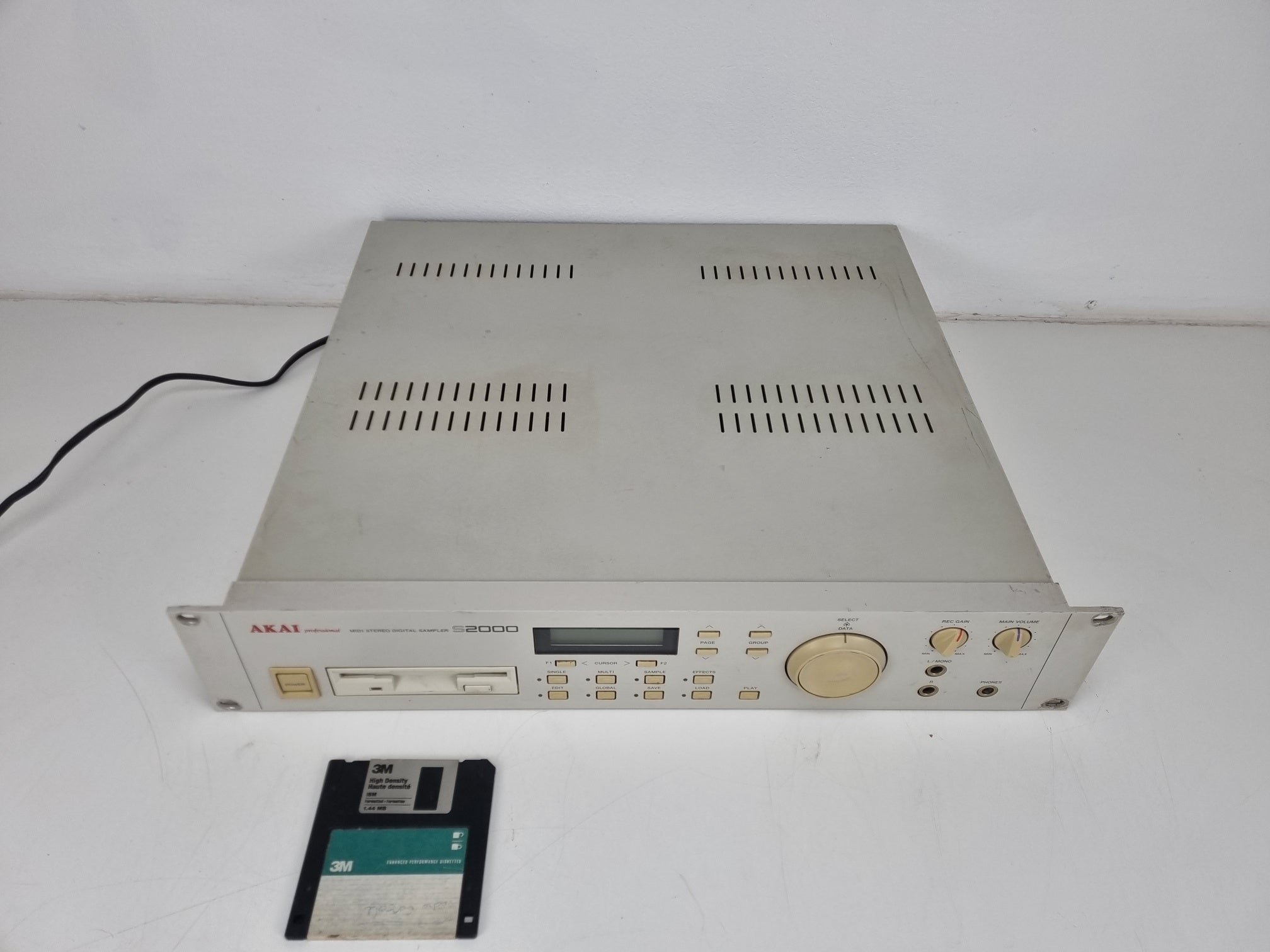 Akai S2000 MIDI Stereo Digitale Sampler - voeding getest - Verkocht zoals hij is