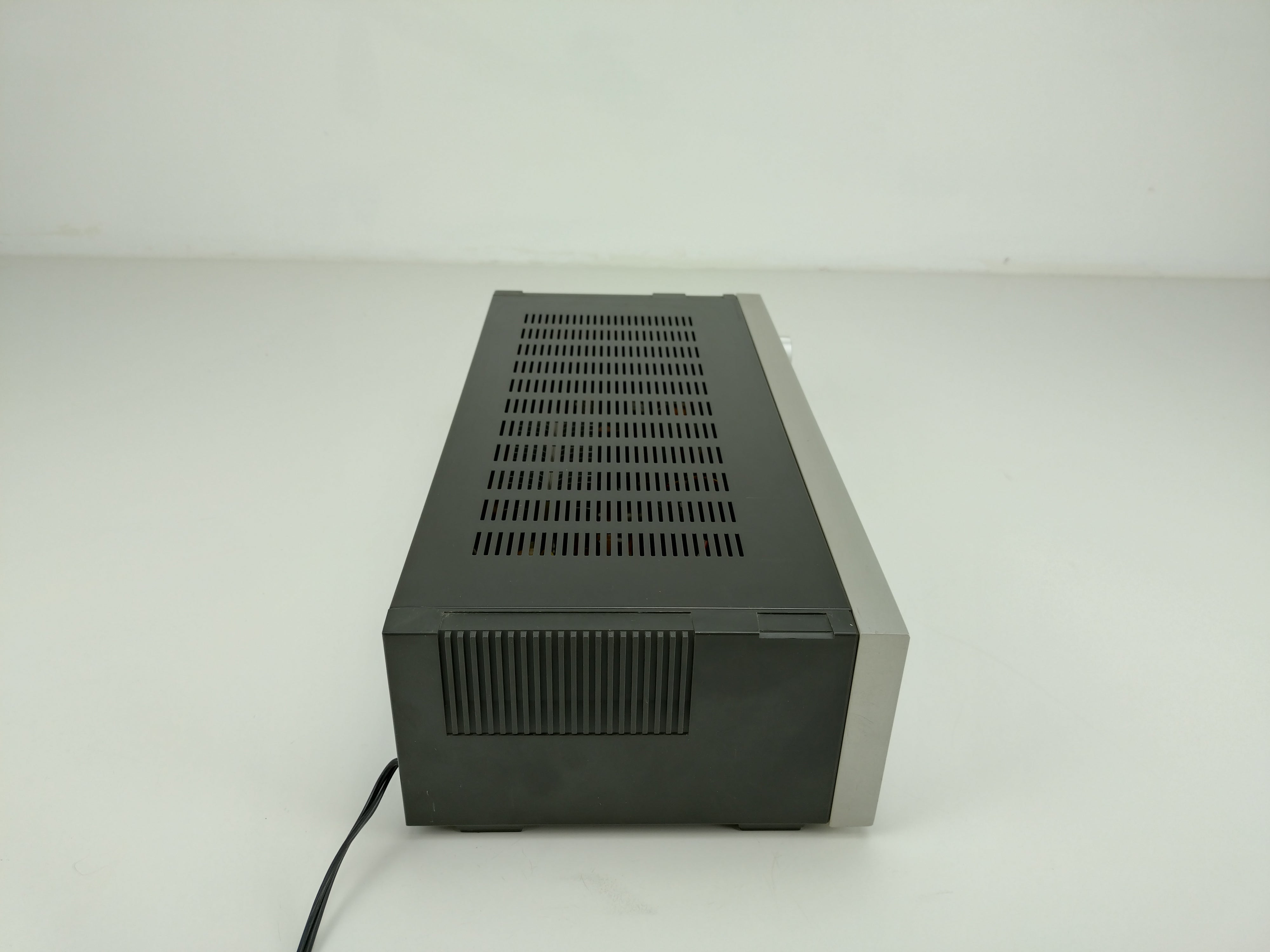 Sansui R-303 ontvanger, gebruikt en in originele doos.