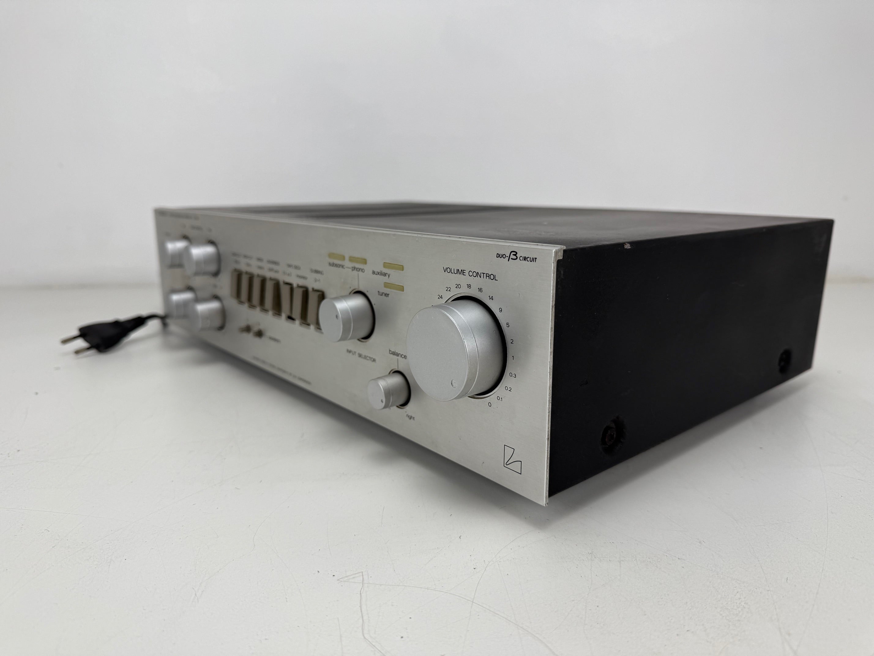 Luxman L-114A stereo geïntegreerde versterker