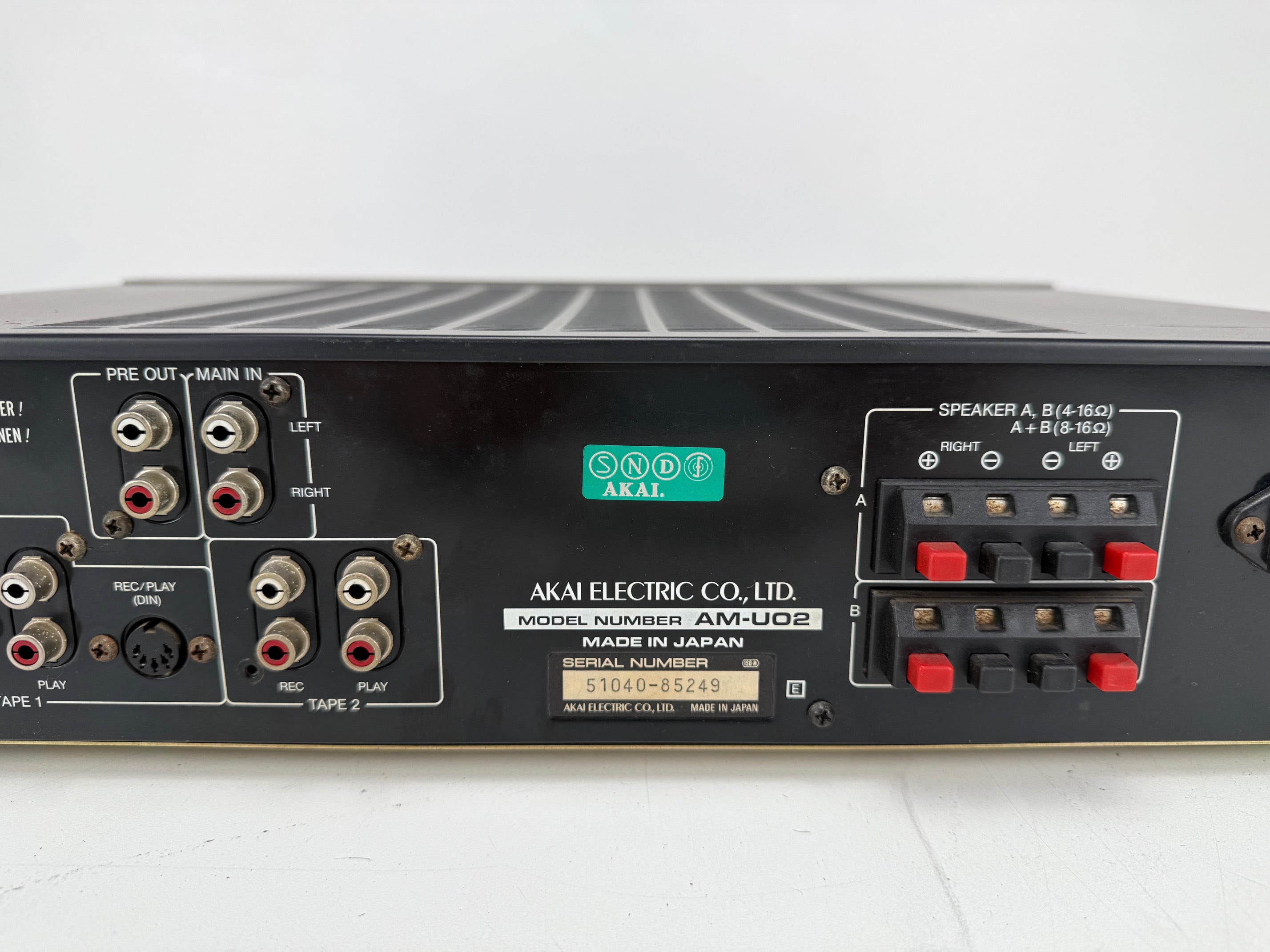 Akai AM-U02 stereo geïntegreerde versterker