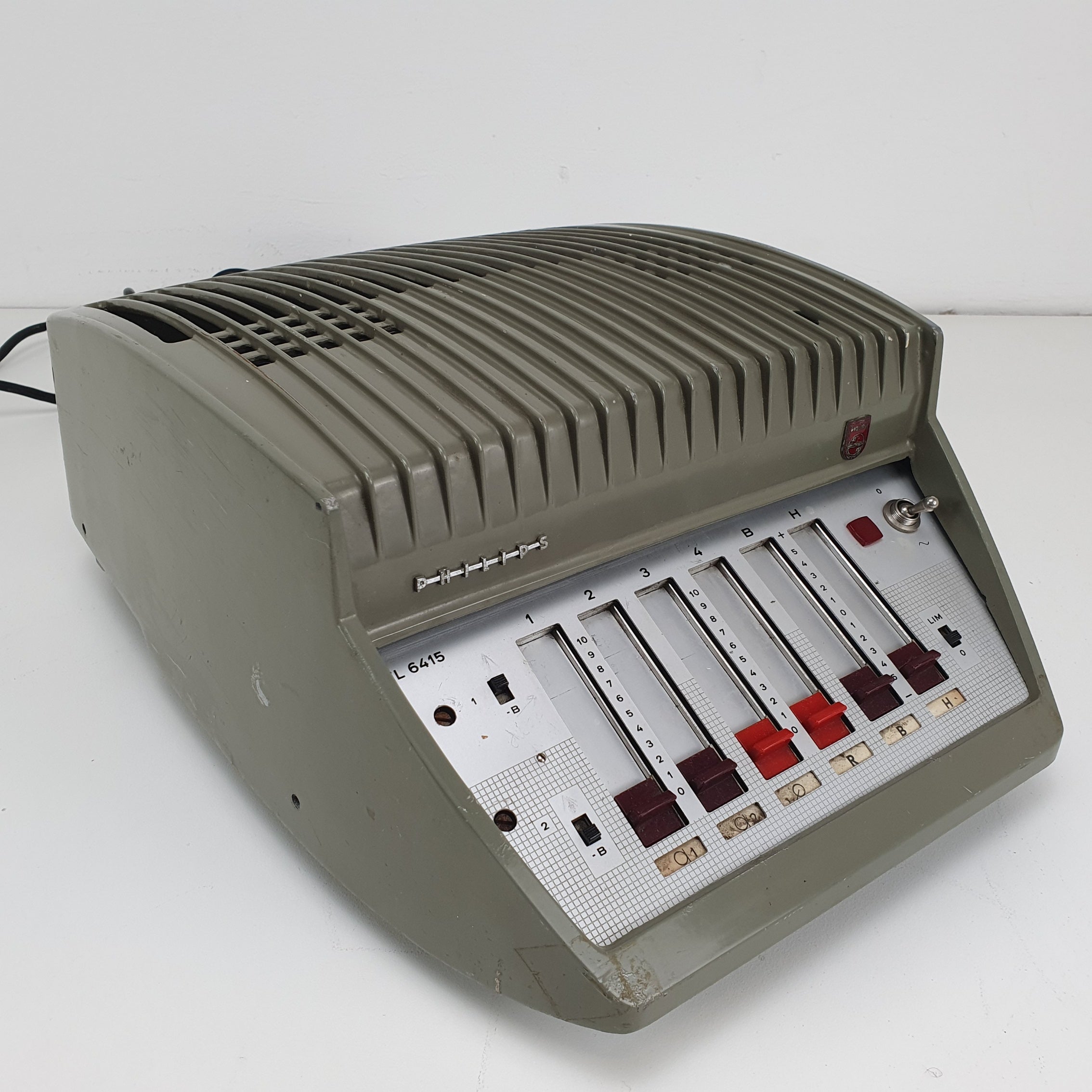 Philips EL 6415 4-kanaals buizenmixer/versterker met EL36- en ECC85-buizen