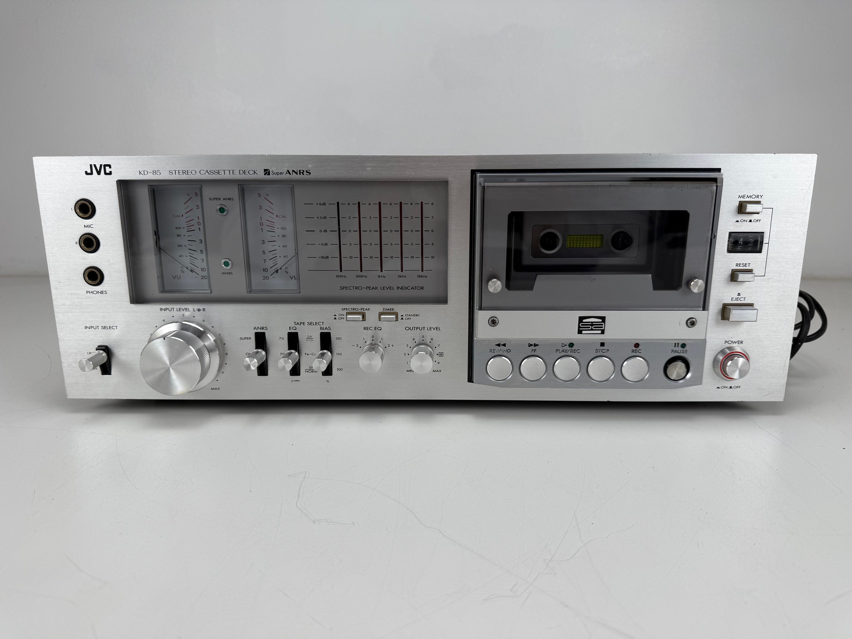 JVC KD - 85 Stereo Cassette Deck - With spectrum analyzer build in
