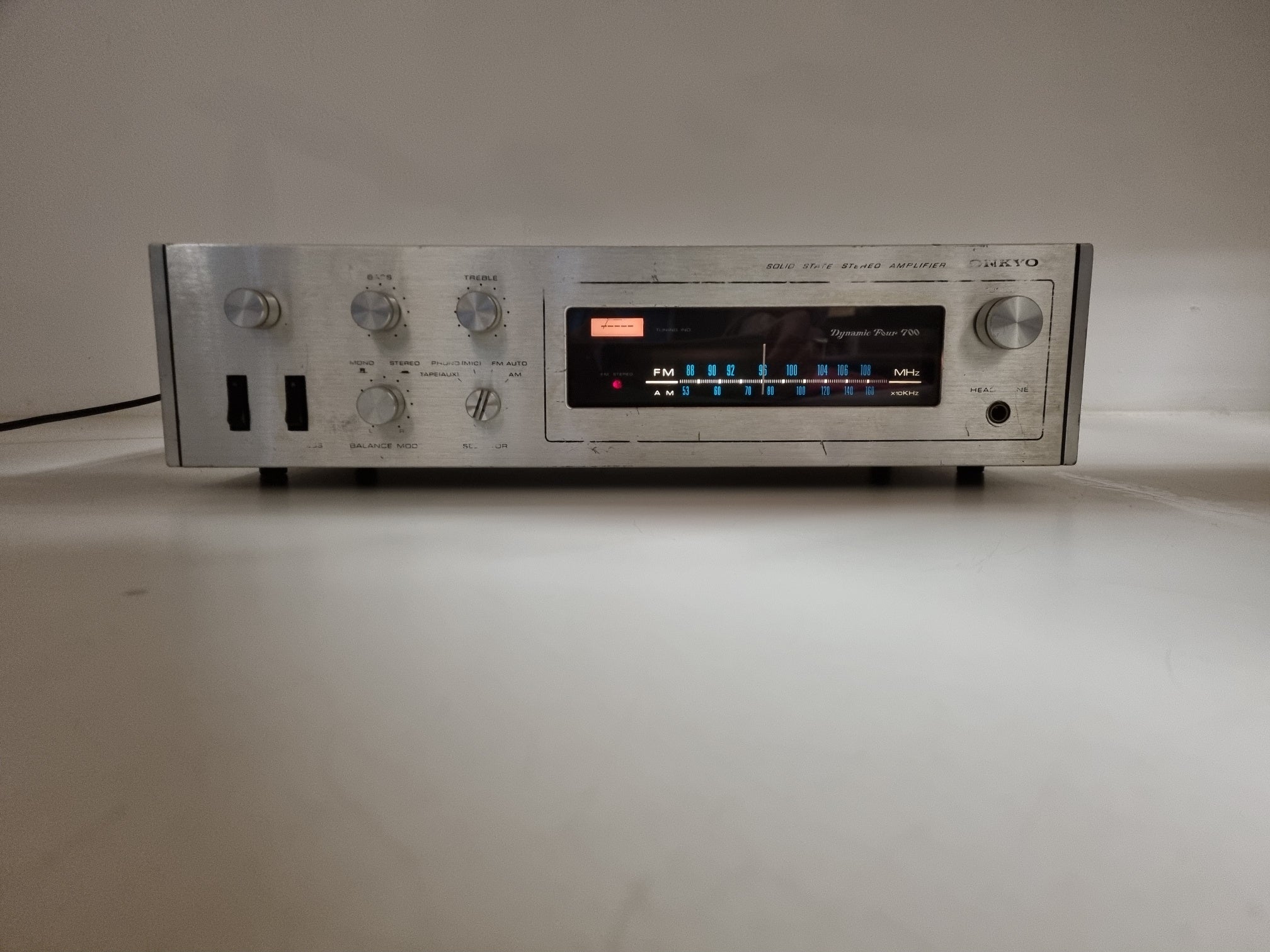 Onkyo Dynamic Four 700 stereo versterker - onderhoud uitgevoerd