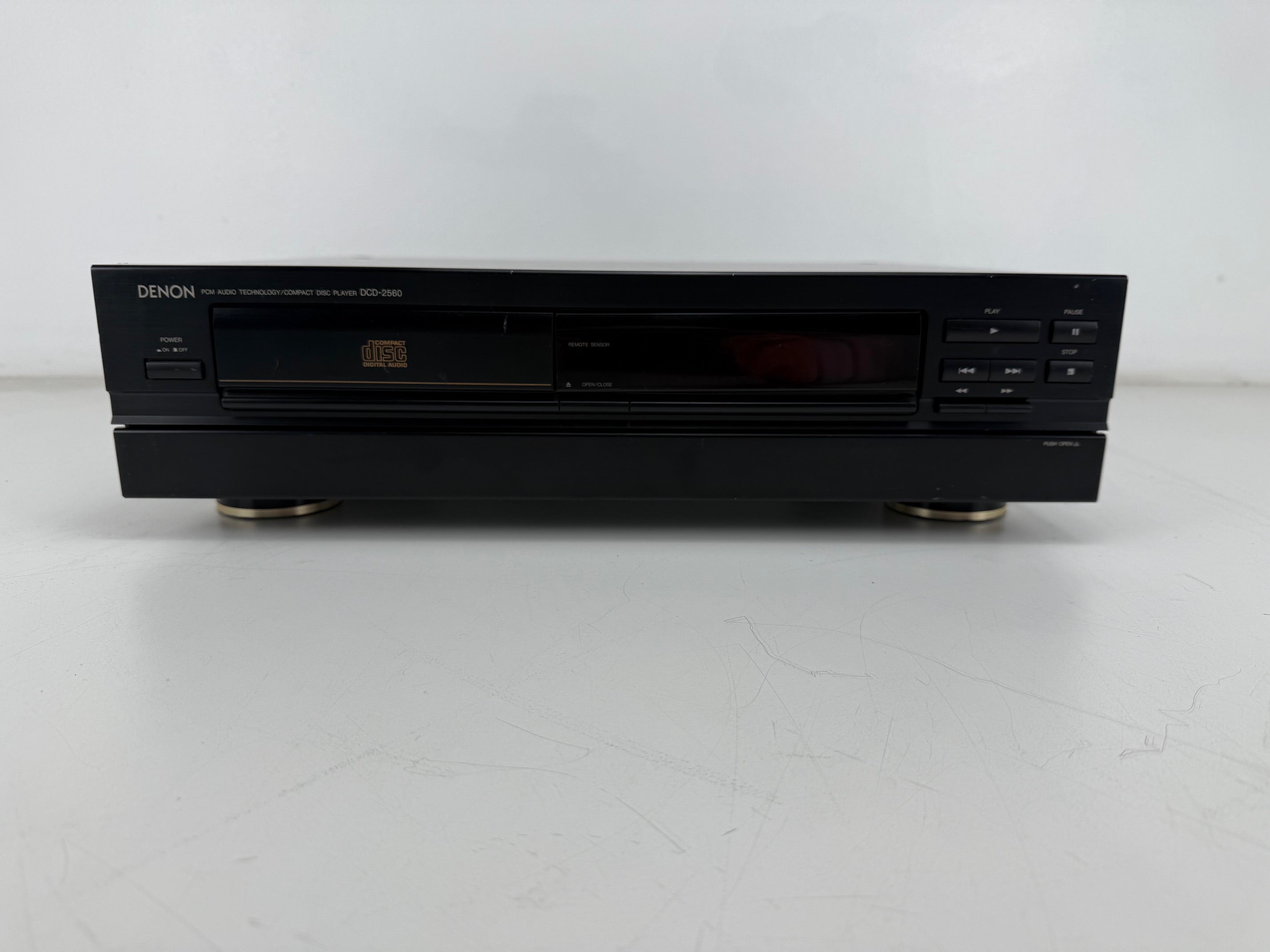 Denon DCD - 2560 PCM-audiotechnologie / Compact Disc-speler