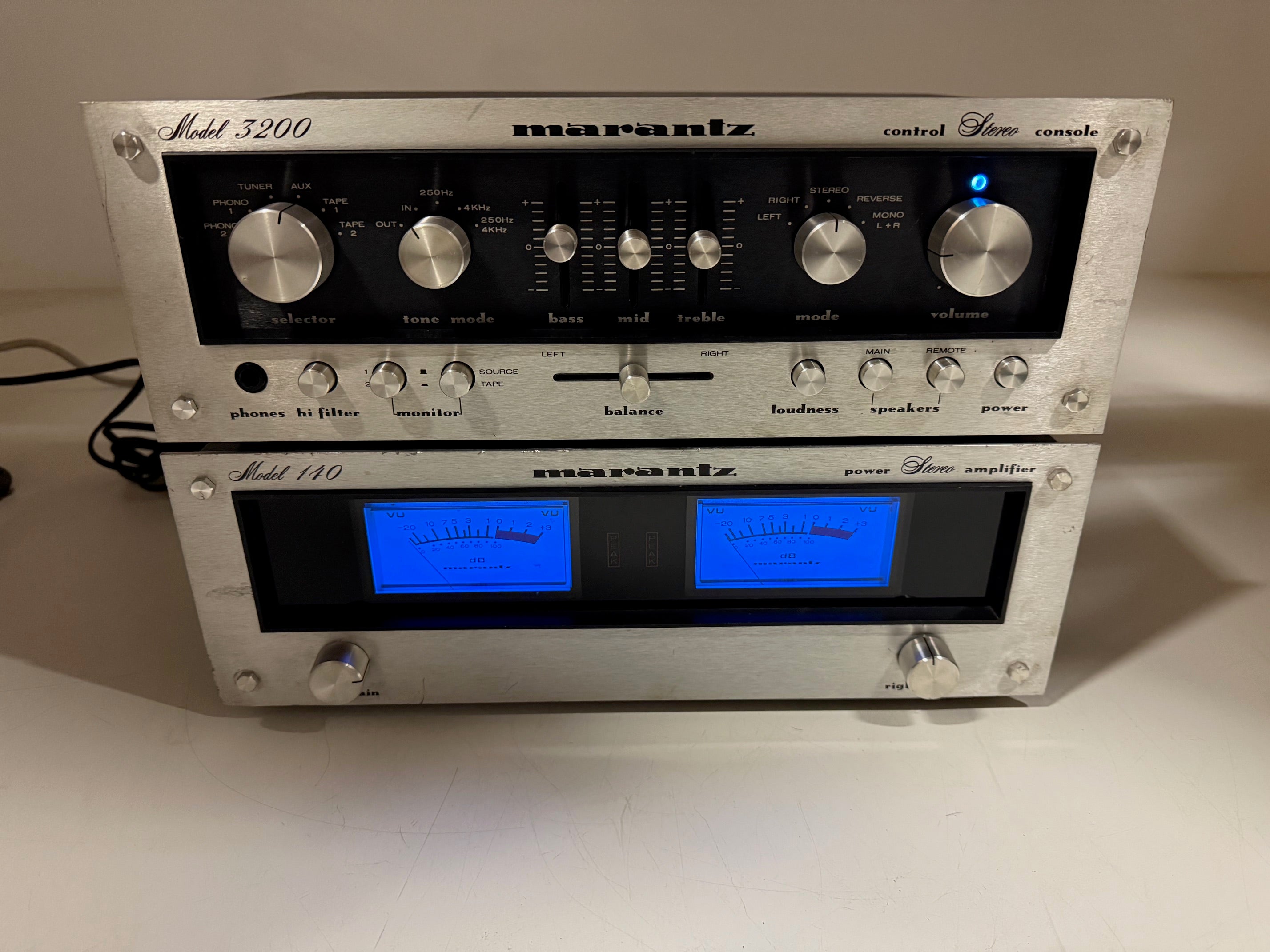 Marantz Model 3200 Control Stereo Console / Model 140 Power Amplifier - Fully serviced SET