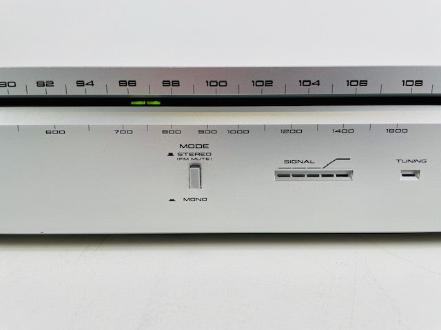 Akai AT-K11 AM/FM stereo tuner